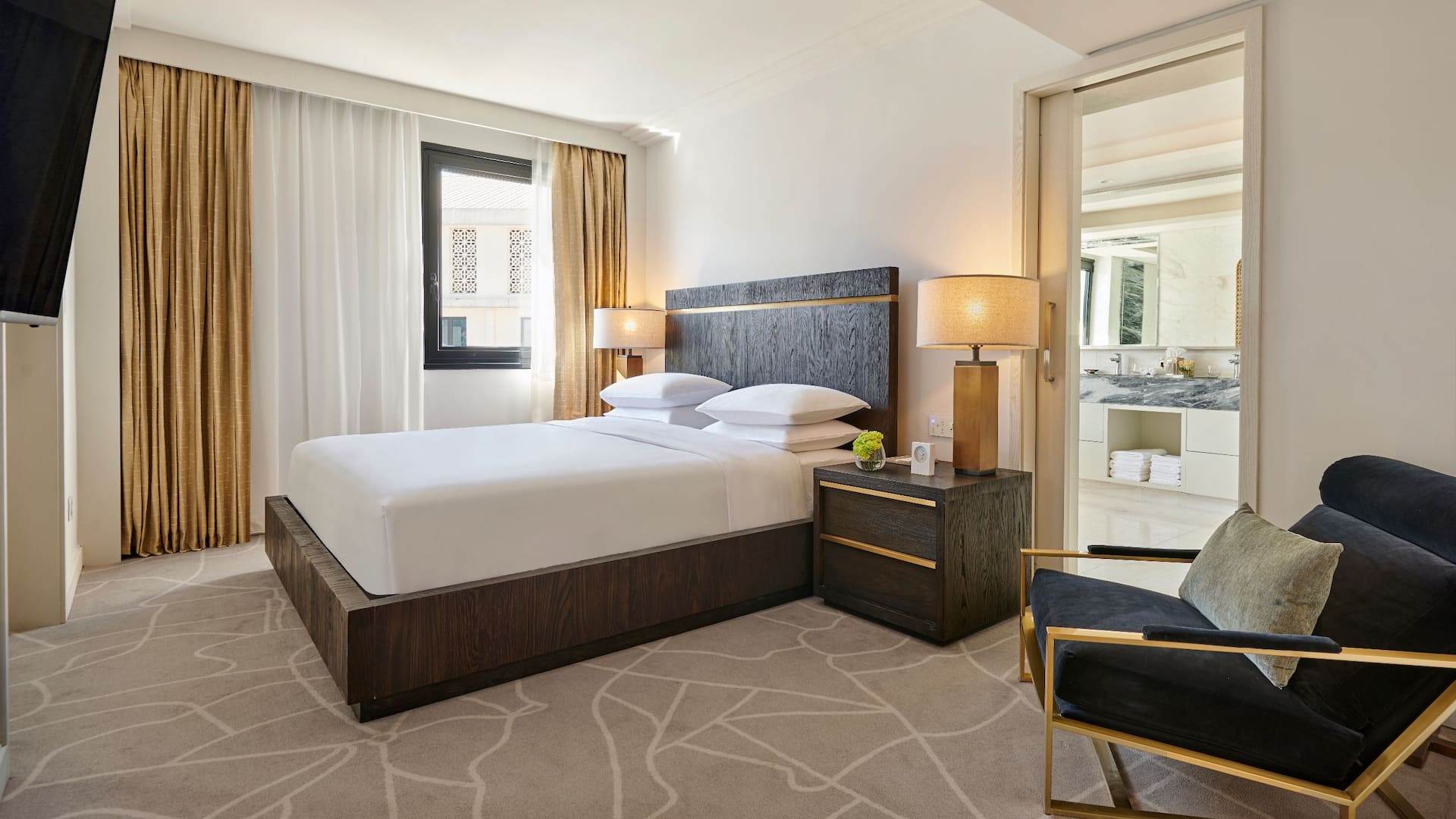Hyatt Regency Addis Ababa Executive Suite Bedroom