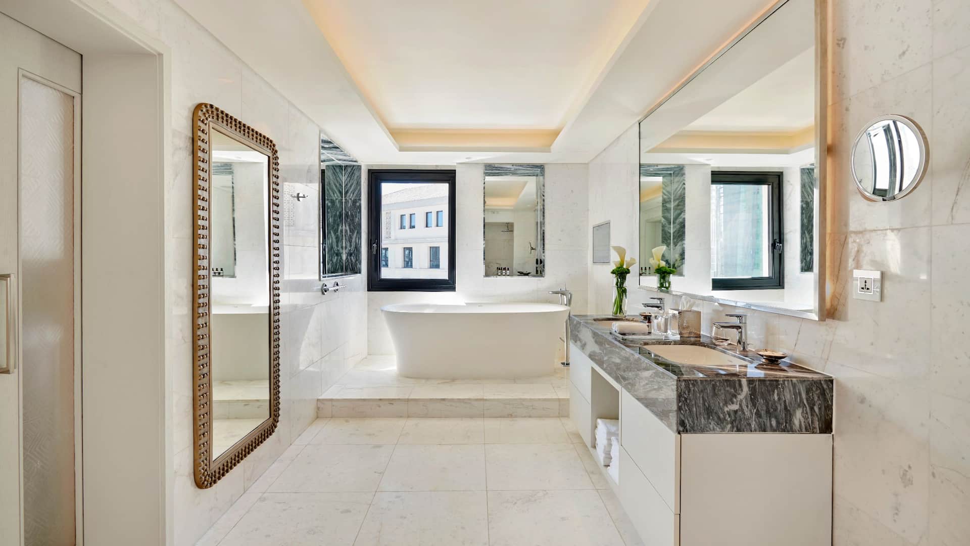 2/3 Hyatt Regency Addis Ababa Executive Suite Bathroom