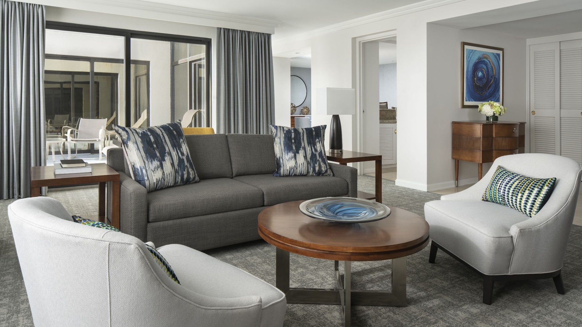 2/4 Hyatt Regency Orlando Single Presidential Living Room