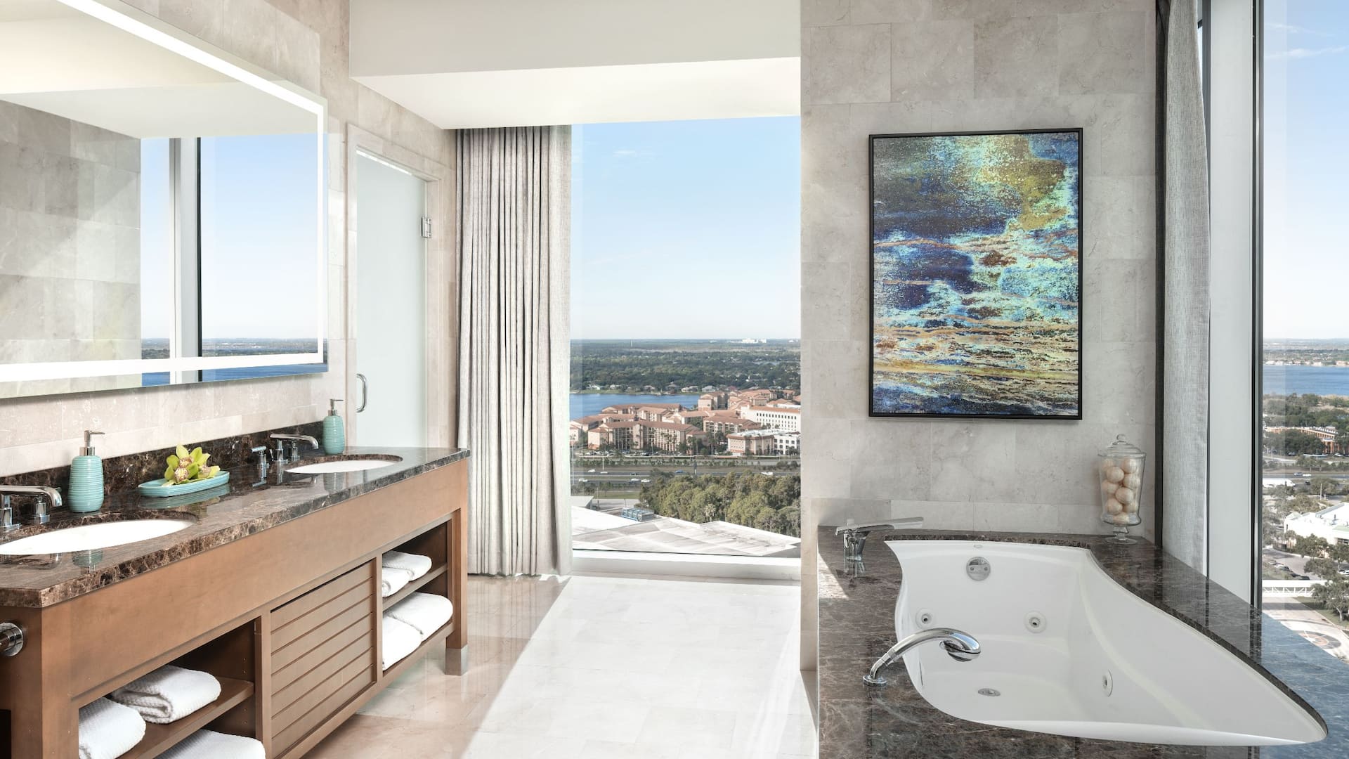 4/4 Hyatt Regency Orlando Penthouse Bathroom