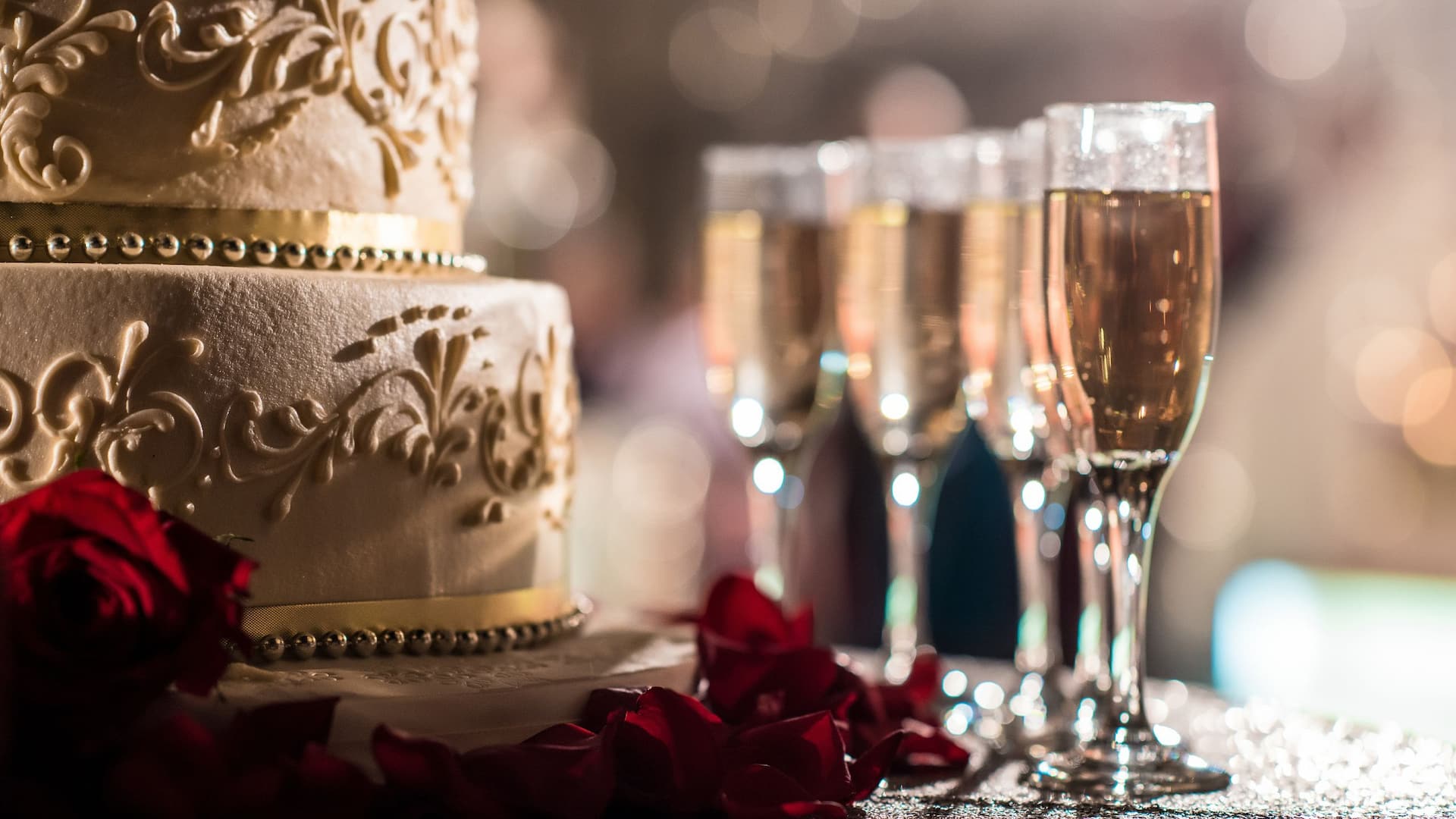 Hyatt Regency Houston Cake and Champagne