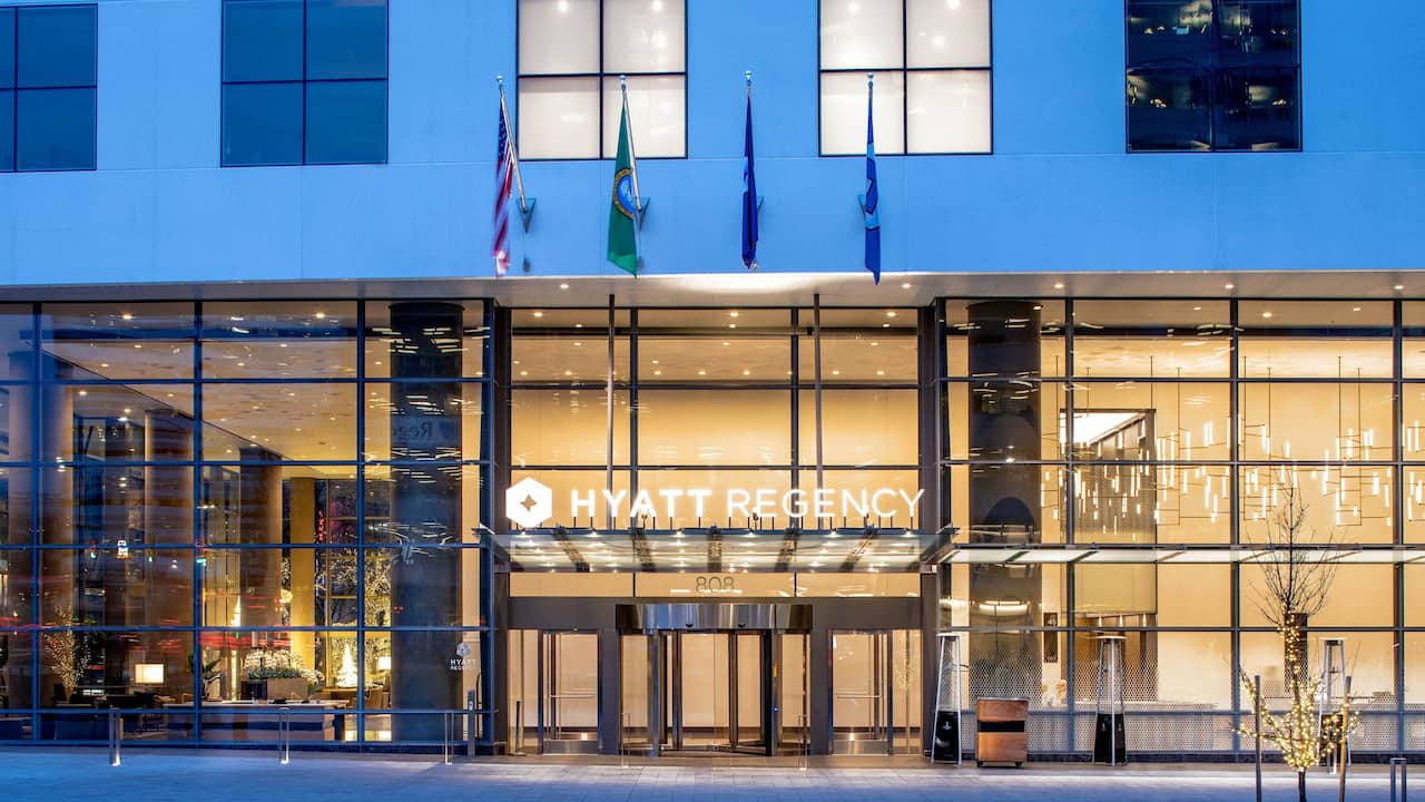 Hyatt Regency Seattle Front Entrance
