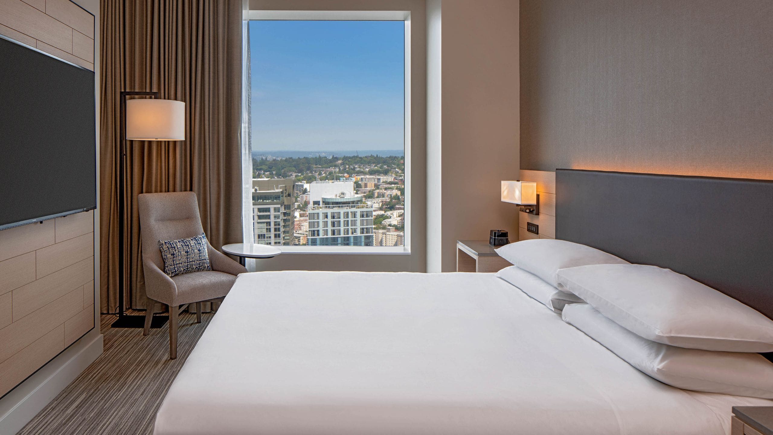 Hyatt Regency Seattle Executive Suite Bedroom