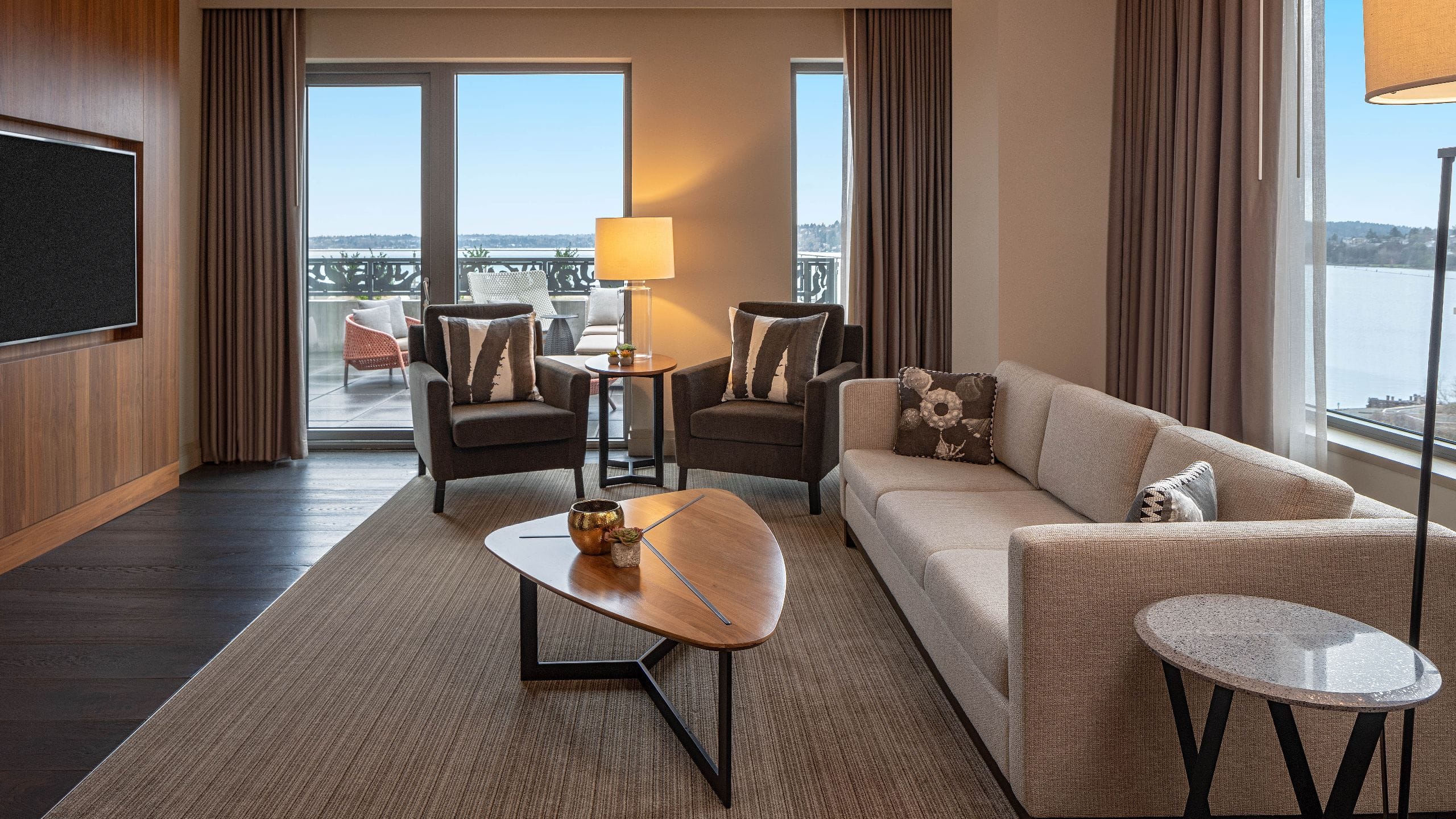 Hyatt Regency Lake Washington at Seattle's Southport Suite Living Room