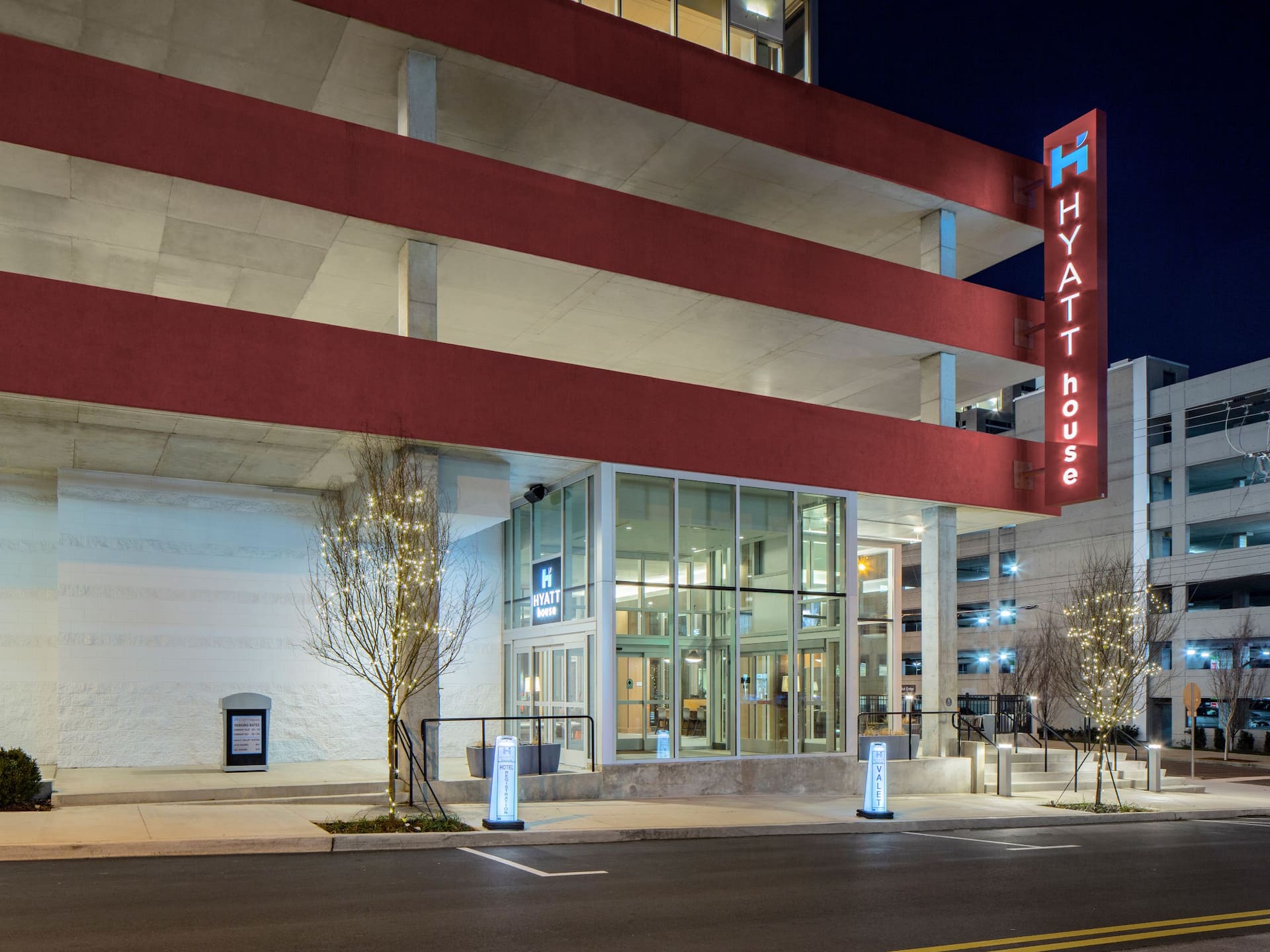 Hyatt House Nashville at Vanderbilt Valet Entrance