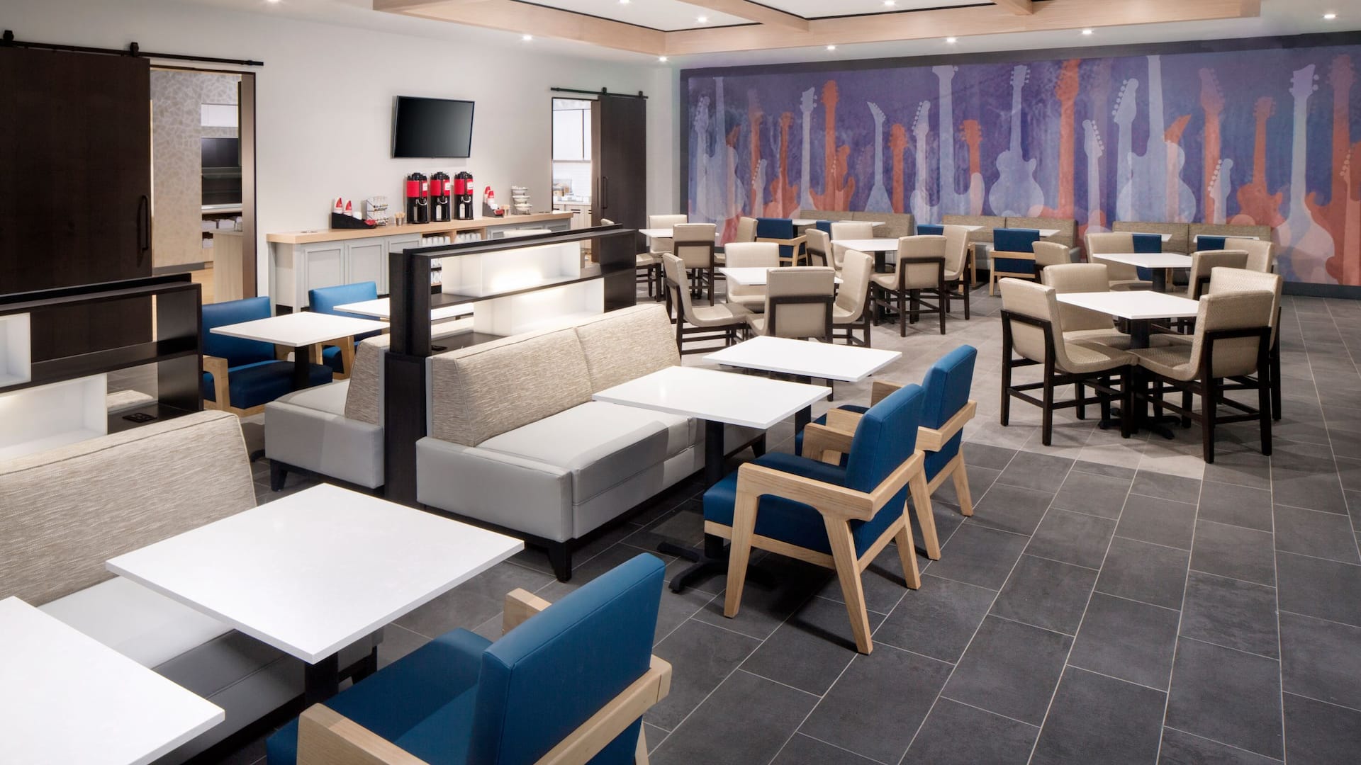 Hyatt House Nashville at Vanderbilt Breakfast Cafe