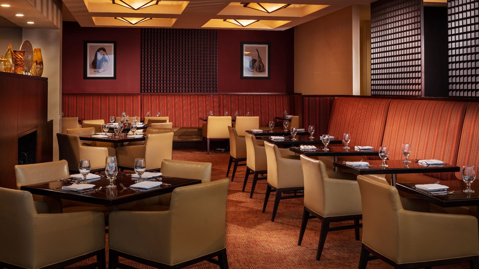 Hyatt Regency Lisle near Naperville Restaurant Seating