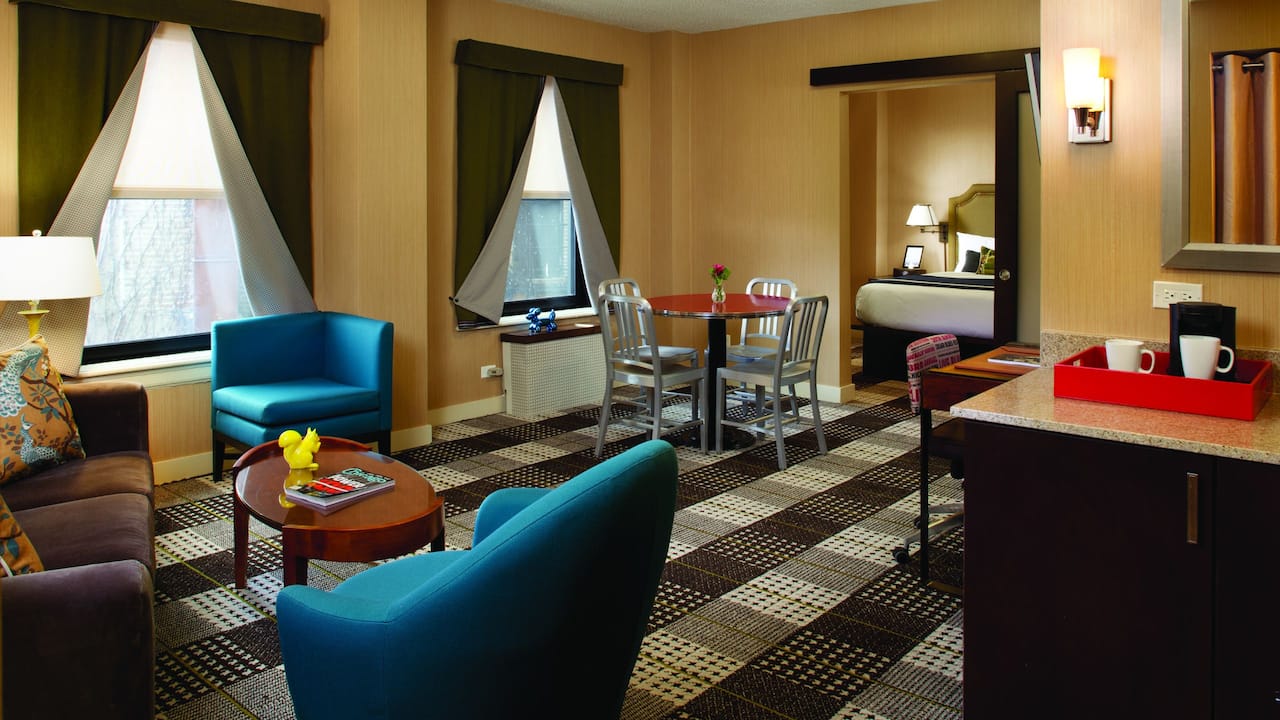 Guestroom Suite Living Room