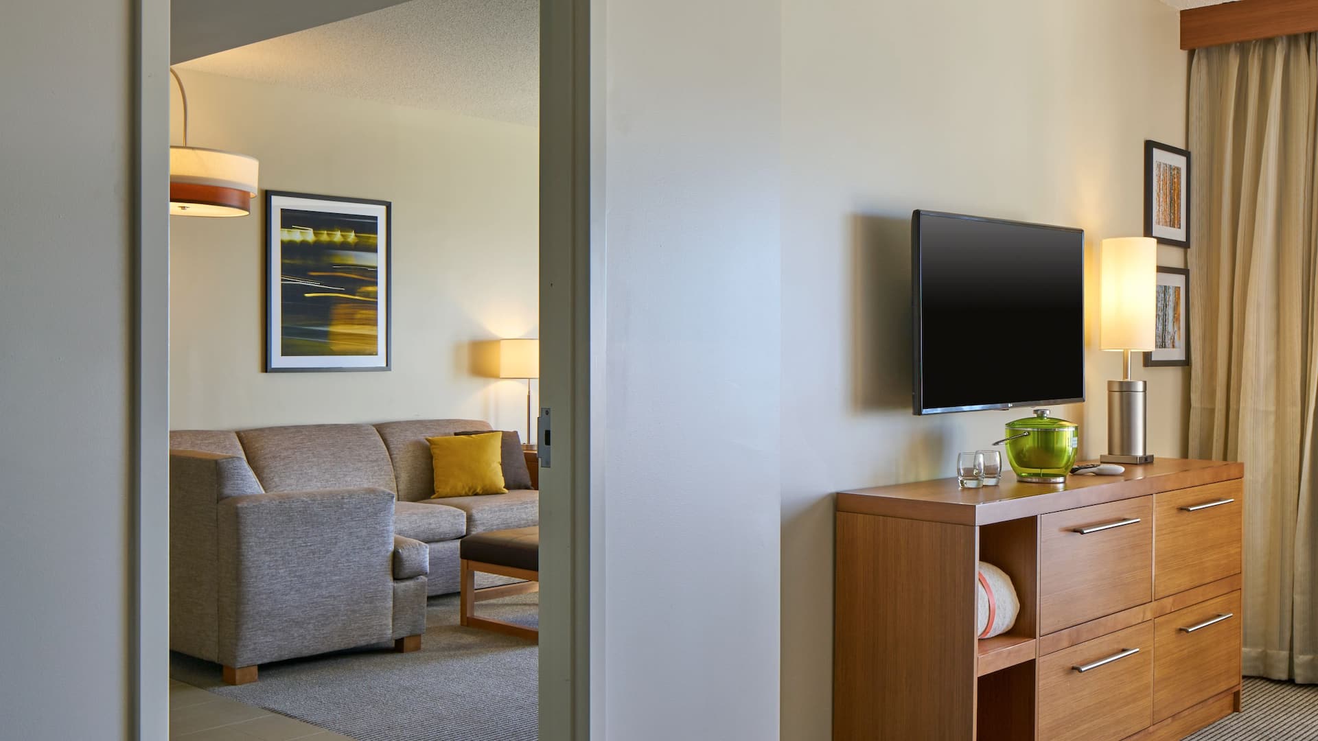 第 2，共 3 Hyatt Place Ocean City / Oceanfront One Bedroom Suite