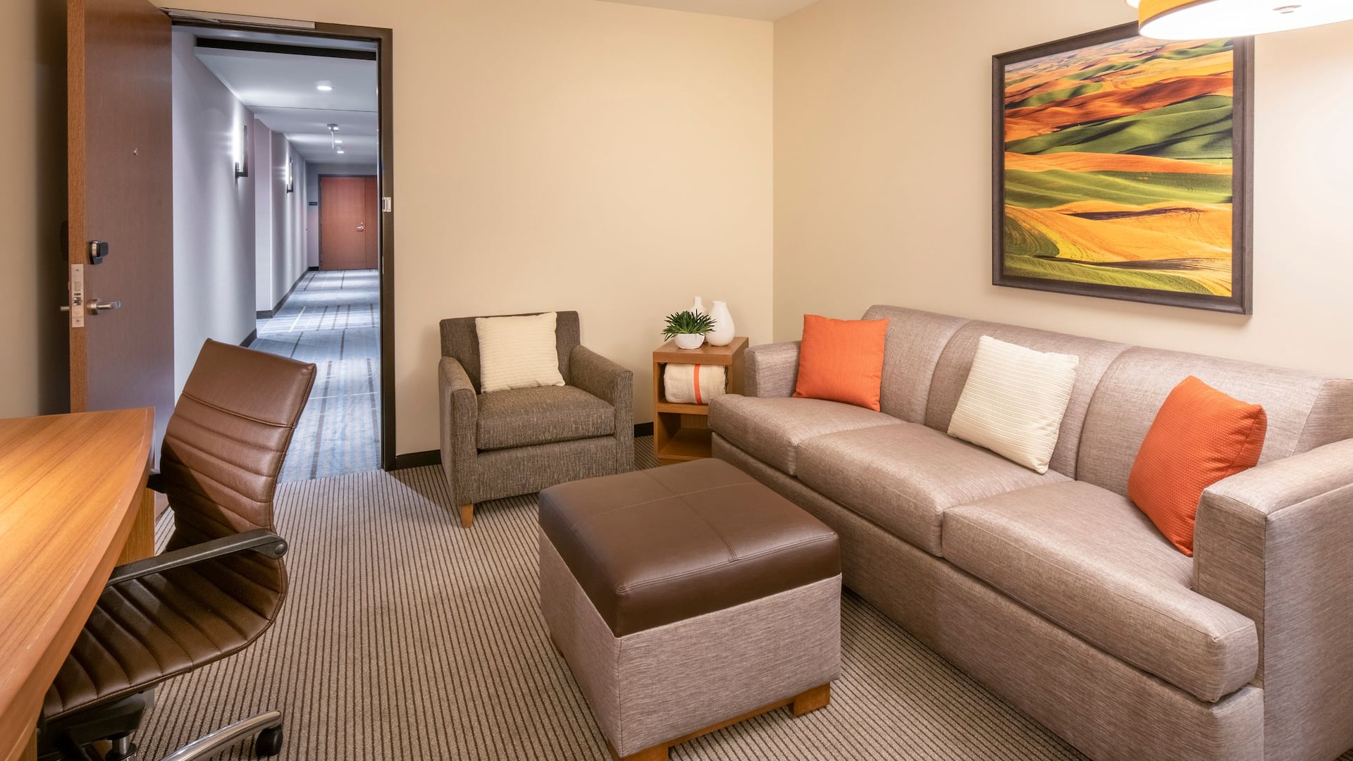 Hyatt Place East Moline / Quad Cities Suite Living Area