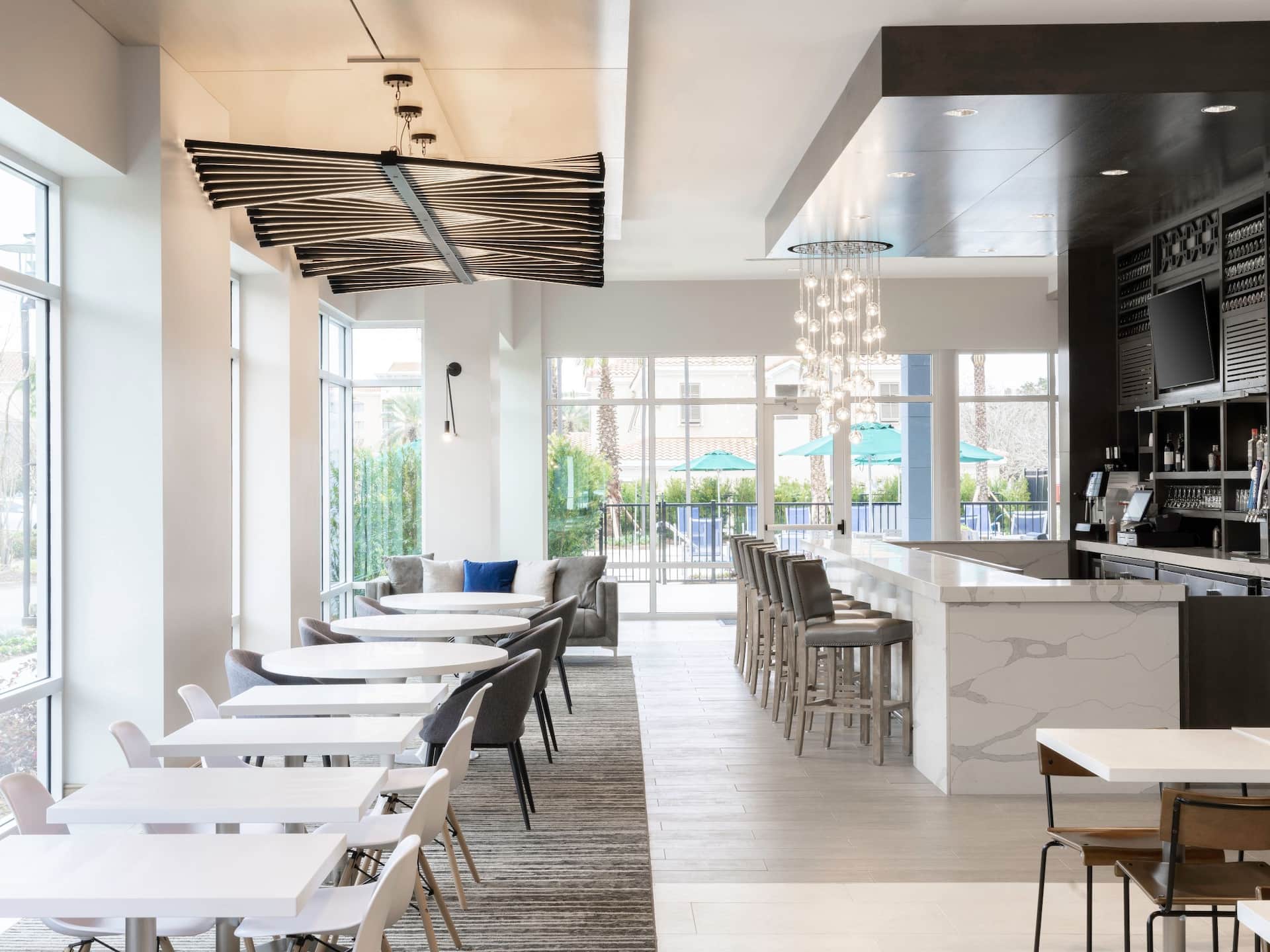 Hyatt Place Sandestin/at Grand Boulevard Coffee to Cocktails Bar