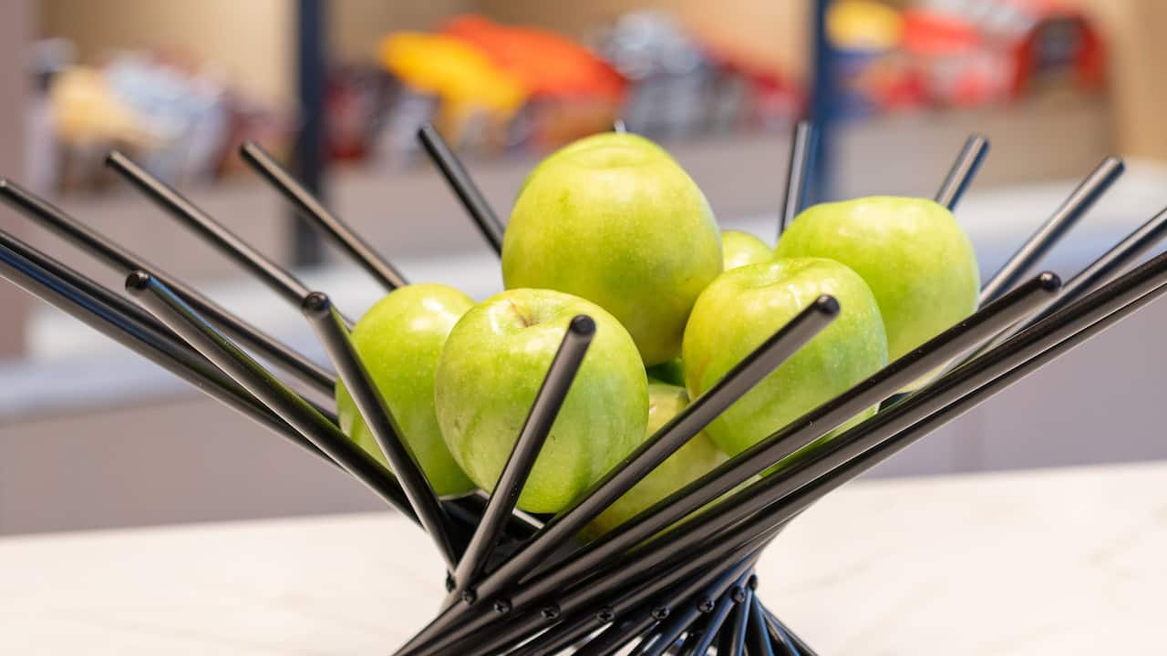Lobby Apples