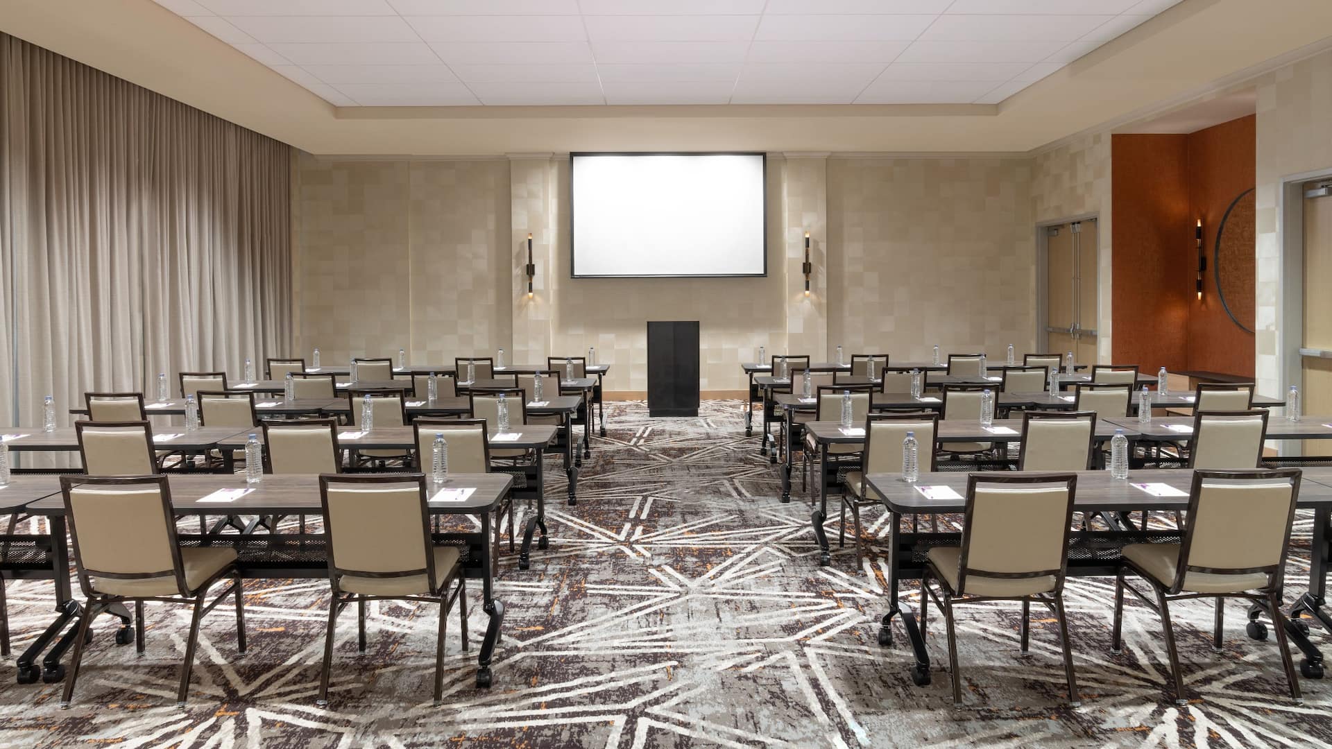 Hyatt Place Sandestin/at Grand Boulevard Meeting Space Classroom Setup