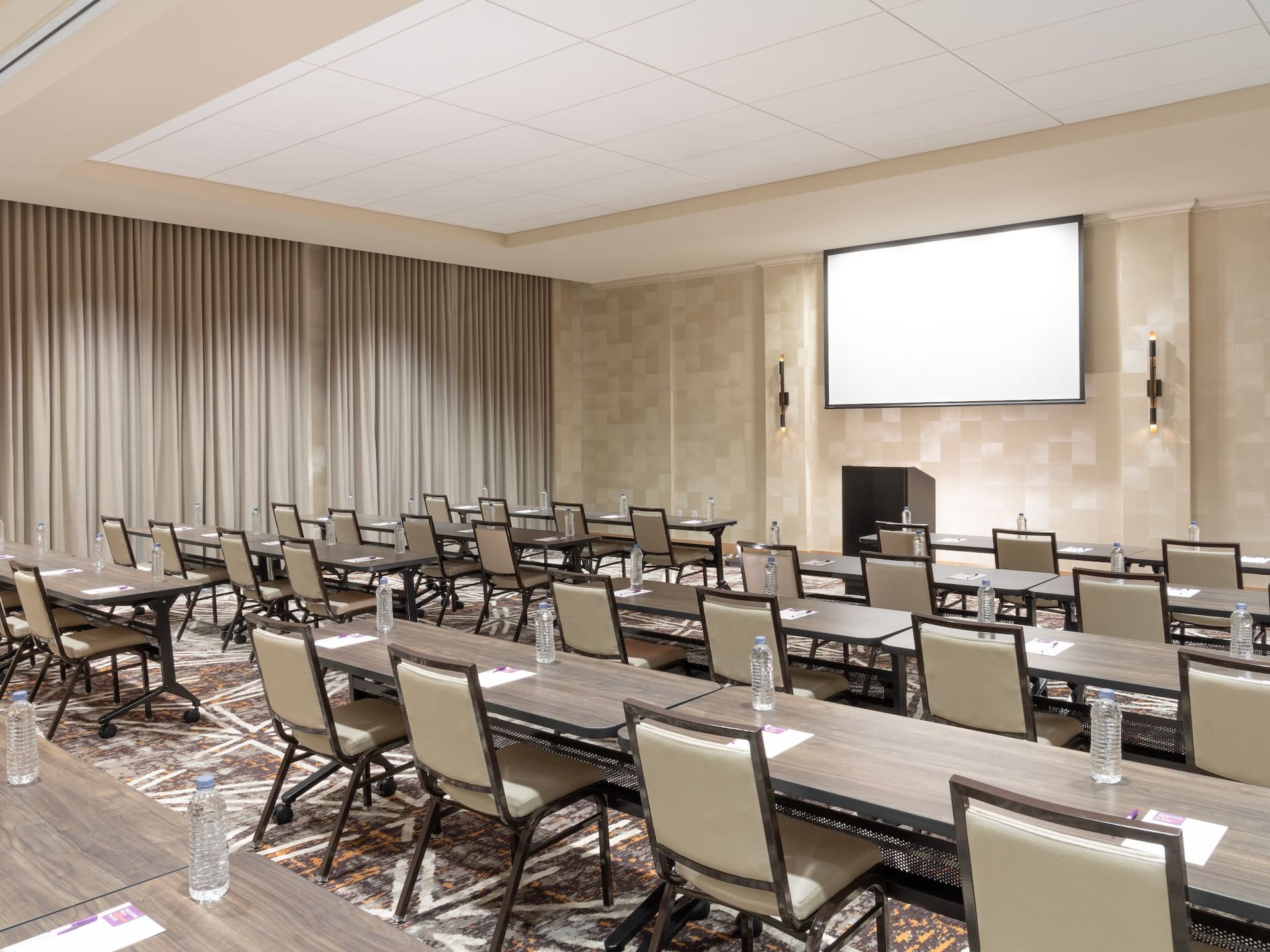 Hyatt Place Sandestin/at Grand Boulevard Meeting Space Classroom Setup