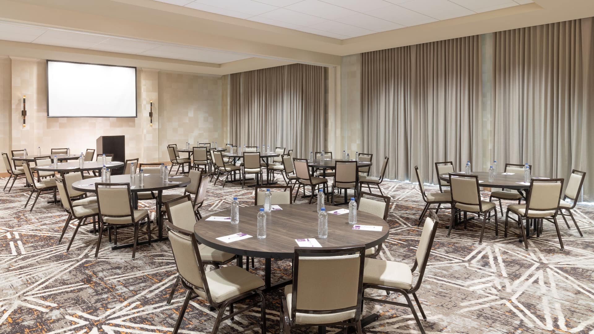 Hyatt Place Sandestin/at Grand Boulevard Meeting Space Rounds