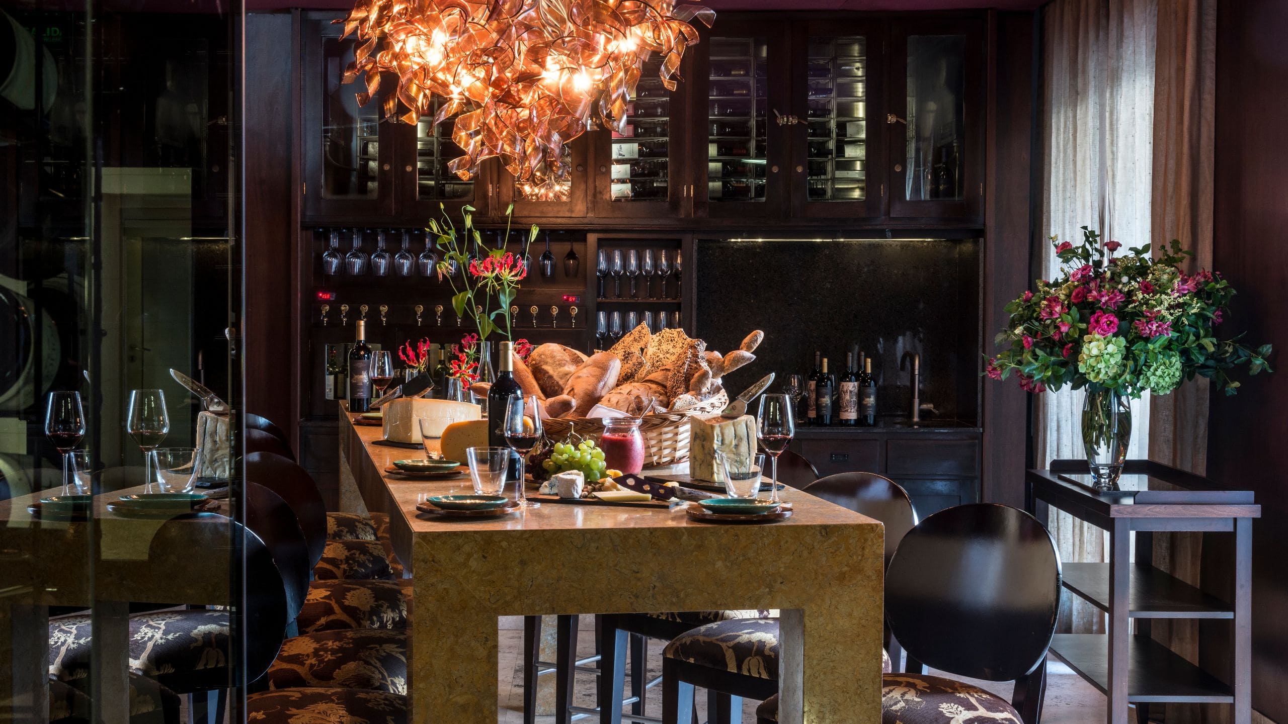 Palacio Duhau - Park Hyatt Buenos Aires Vinoteca Seating