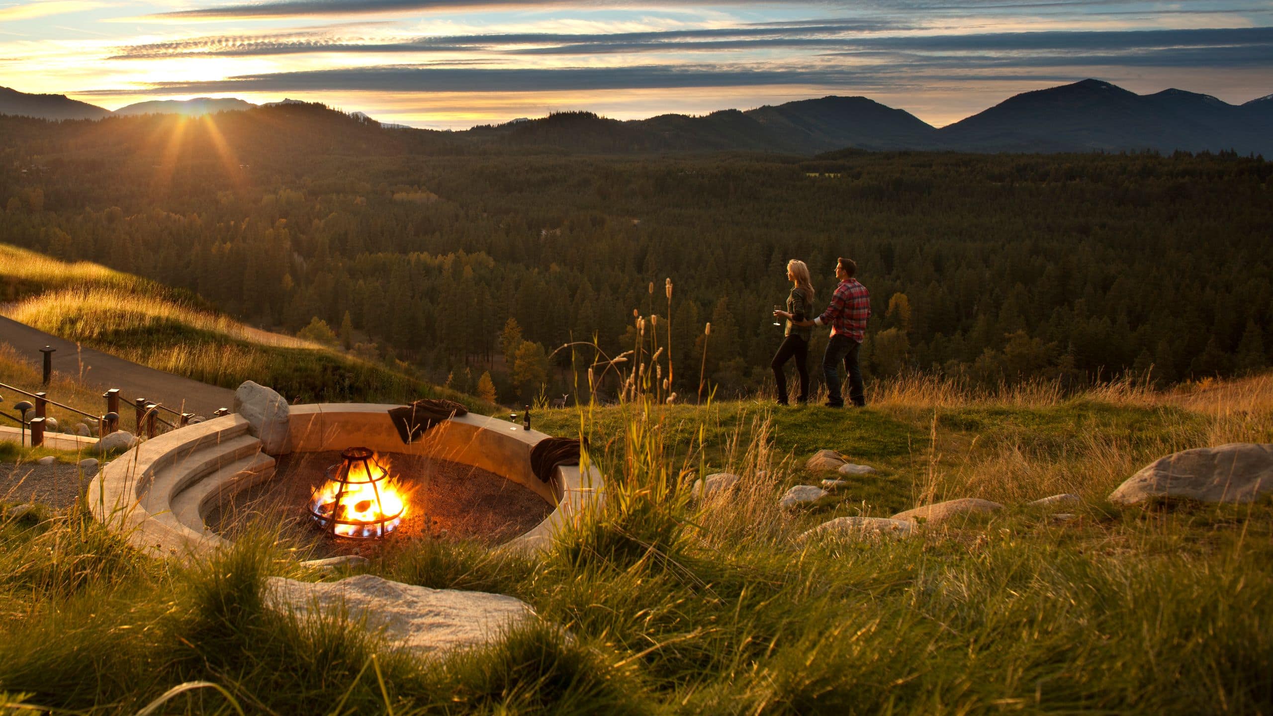 Suncadia Lodge with view of the river and firepit