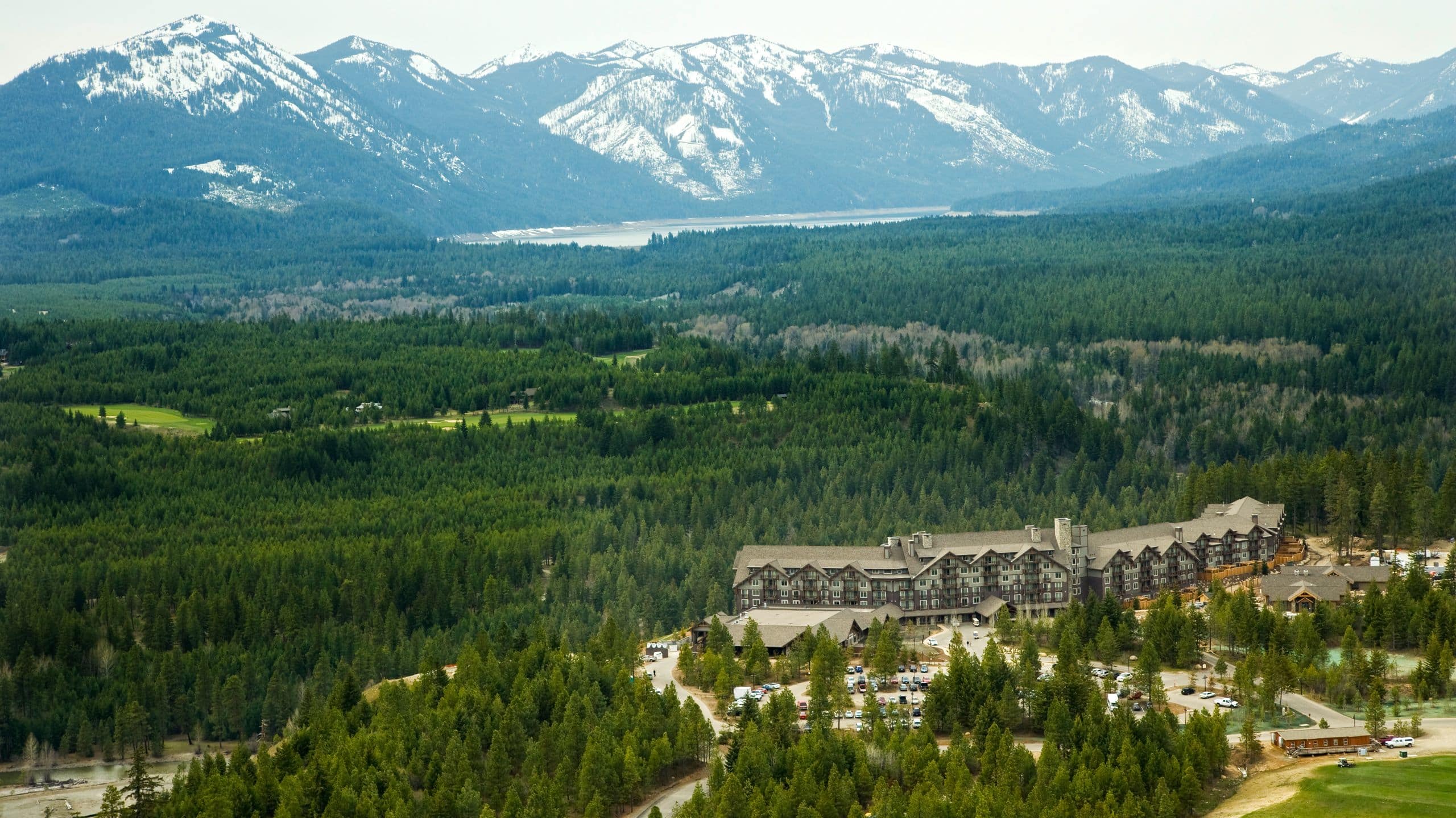Suncadia Lodge with view of the North Cascades mountains in the distance