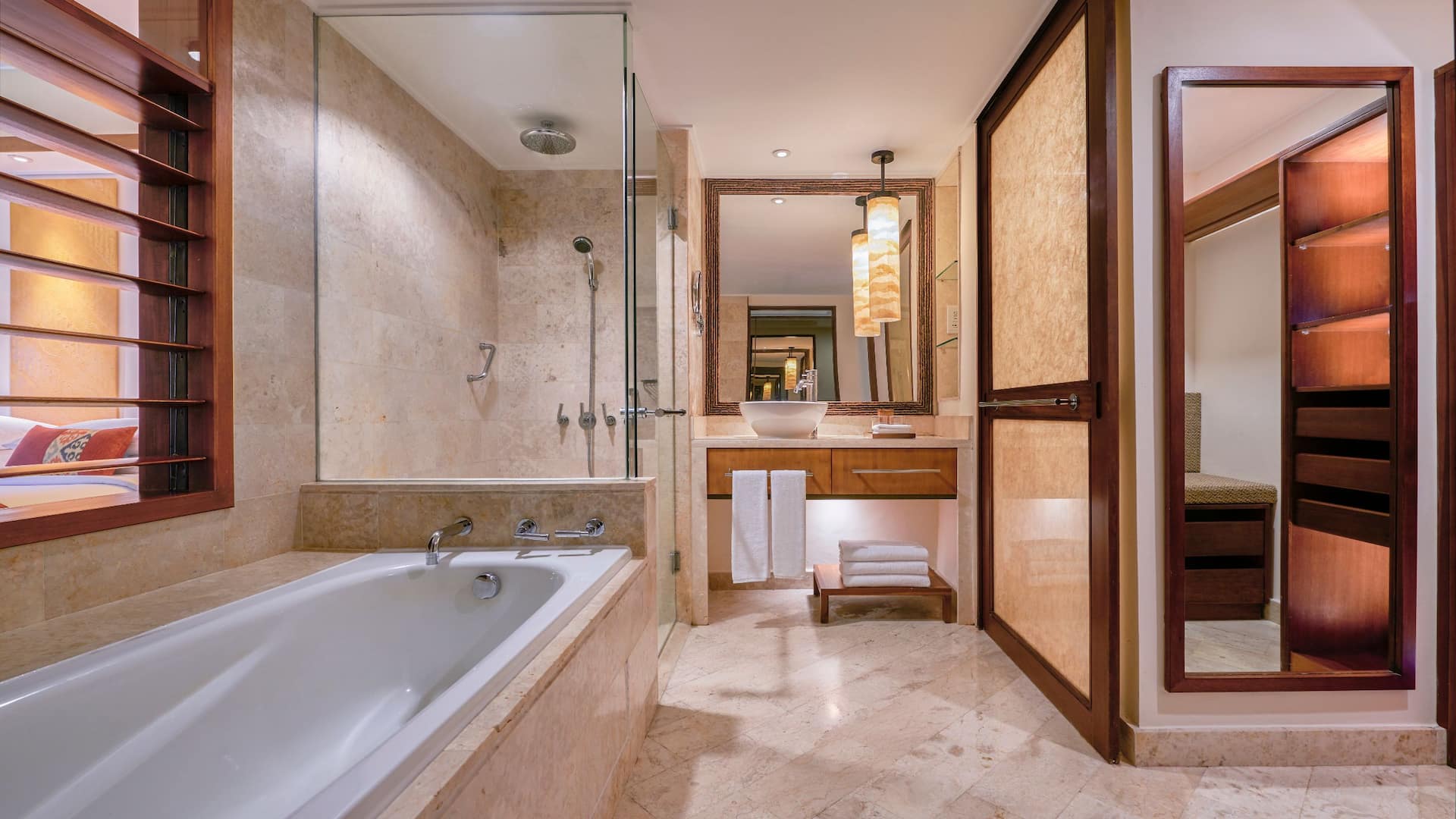 6 de 6 Grand Hyatt Bali Grand Room King Bathroom