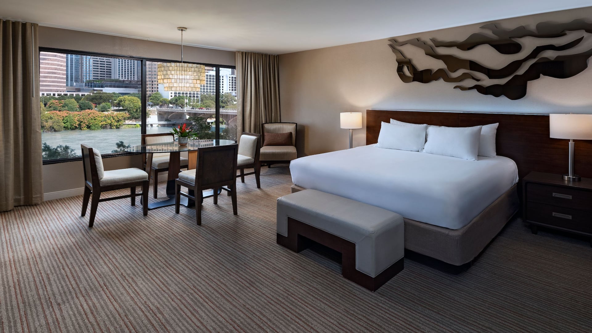 2/3 Hyatt Regency Austin Deluxe Riverview King
