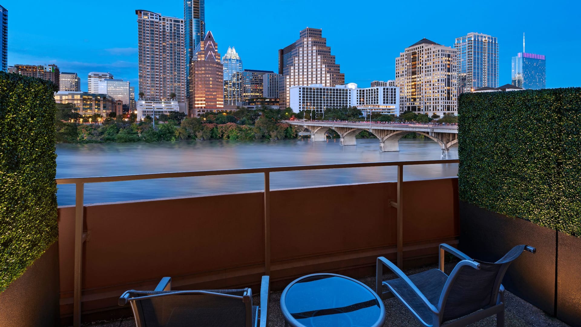 2/4 Hyatt Regency Austin Guestroom Patio Night