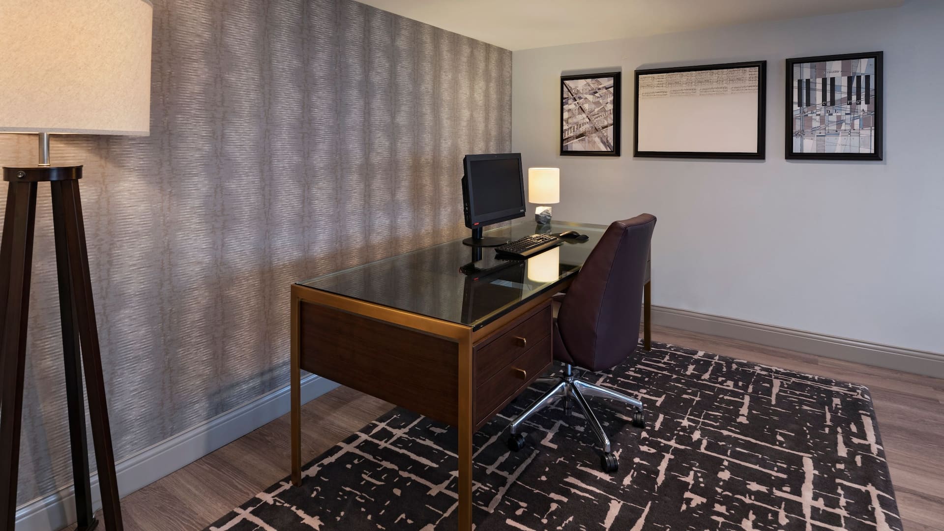 4/5 Hyatt Regency Austin Presidential Suite Office