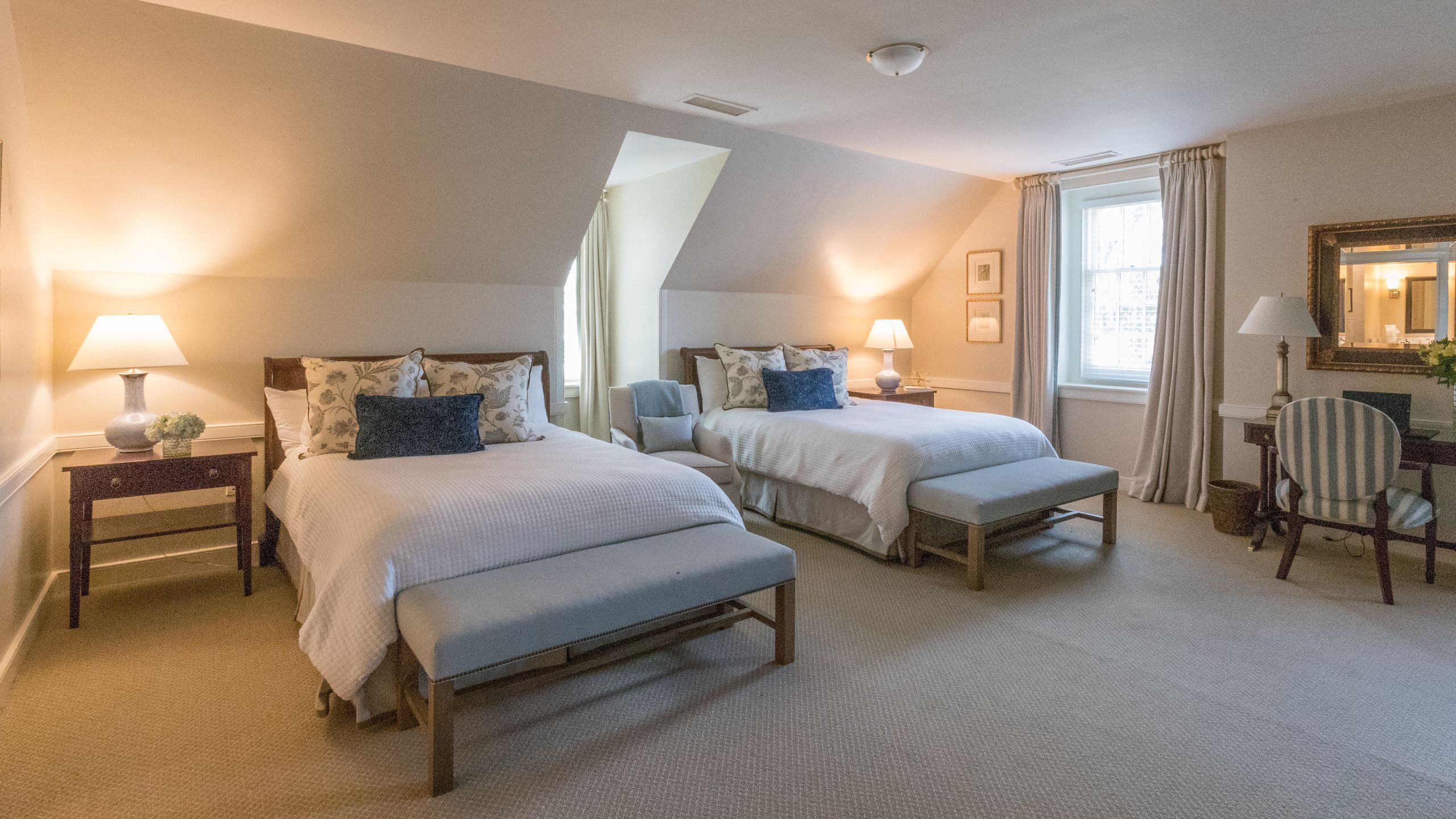 1 de 2 Rizzo Center Double Guest Room