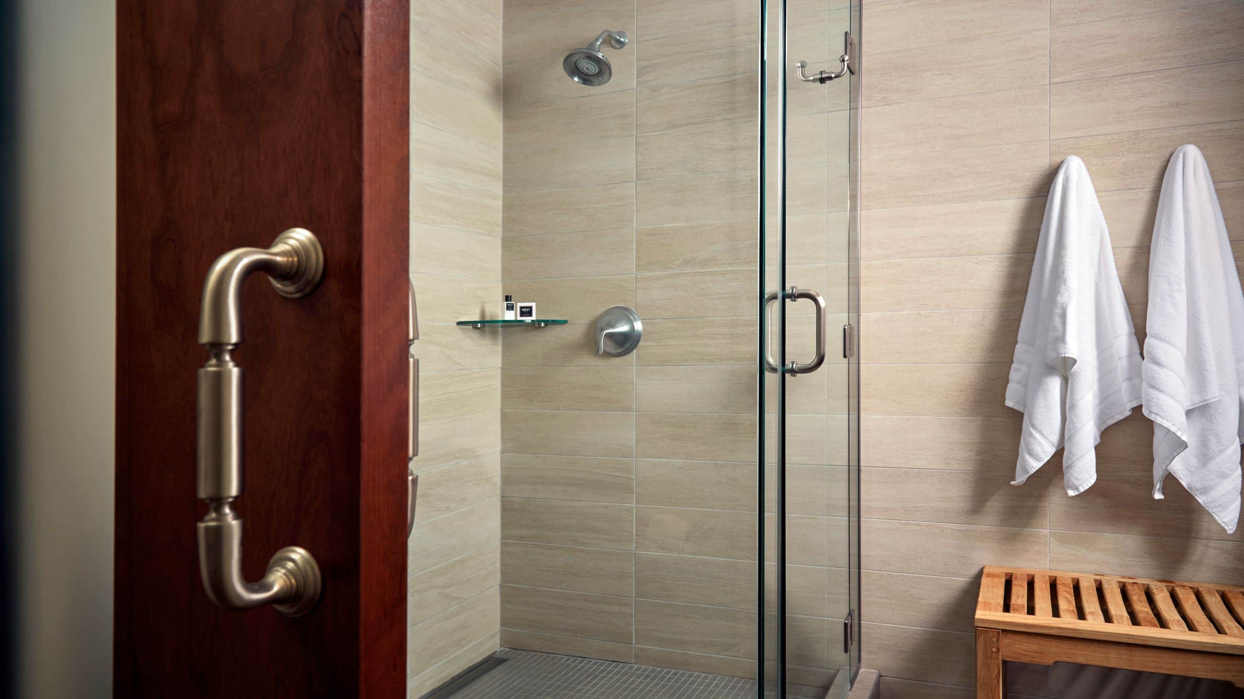 2 de 4 Rizzo Center Bathroom
