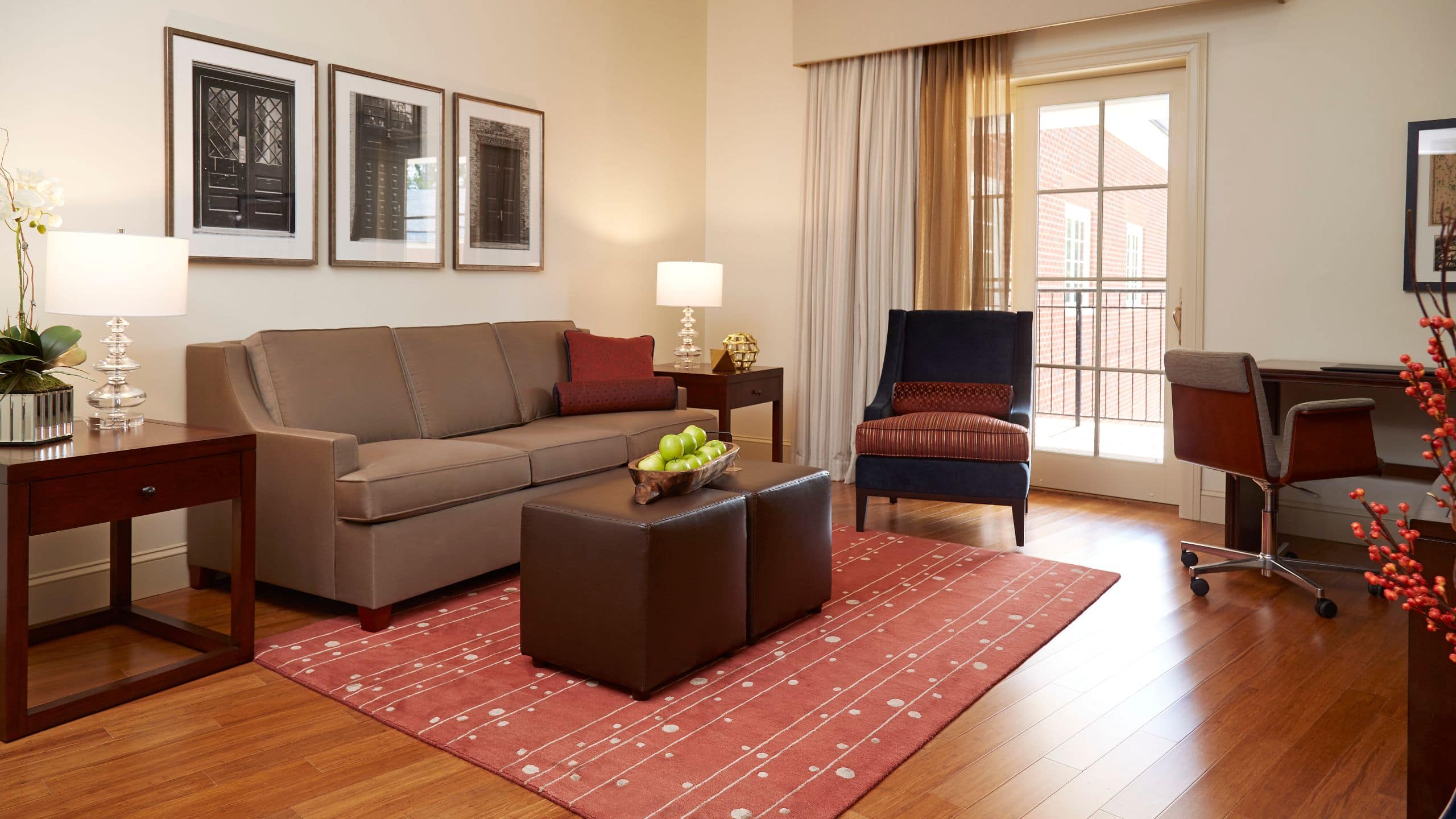4 de 4 Rizzo Center Living Room