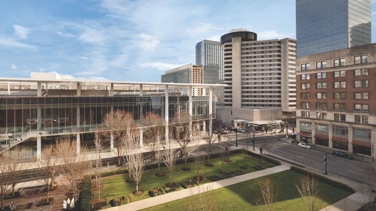 Hotels Near 4th Street Live Louisville, KY | Hyatt Regency Louisville