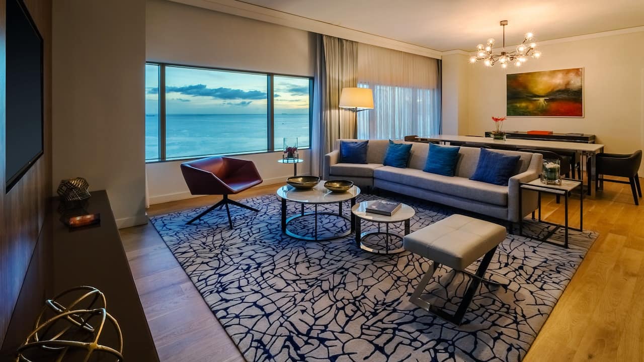 Diplomat Suite Water View