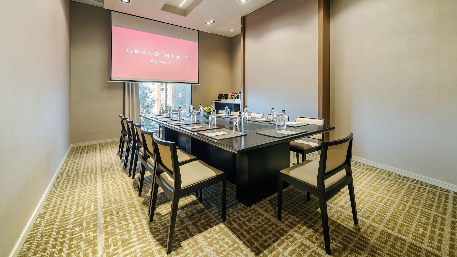 1 de 2 Grand Hyatt Bogotá Salon Boyaca