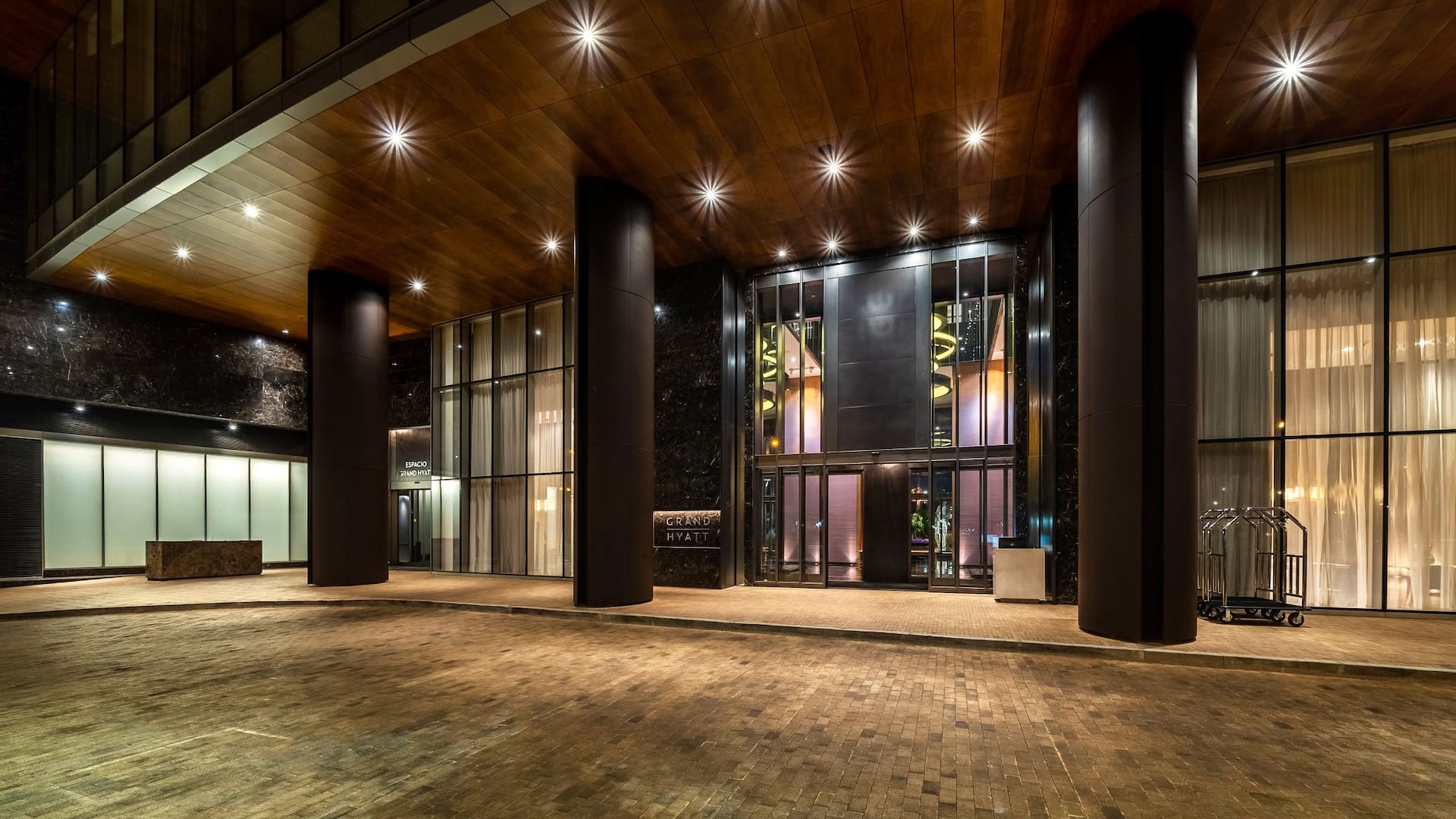 Grand Hyatt Bogotá Hotel Entrance