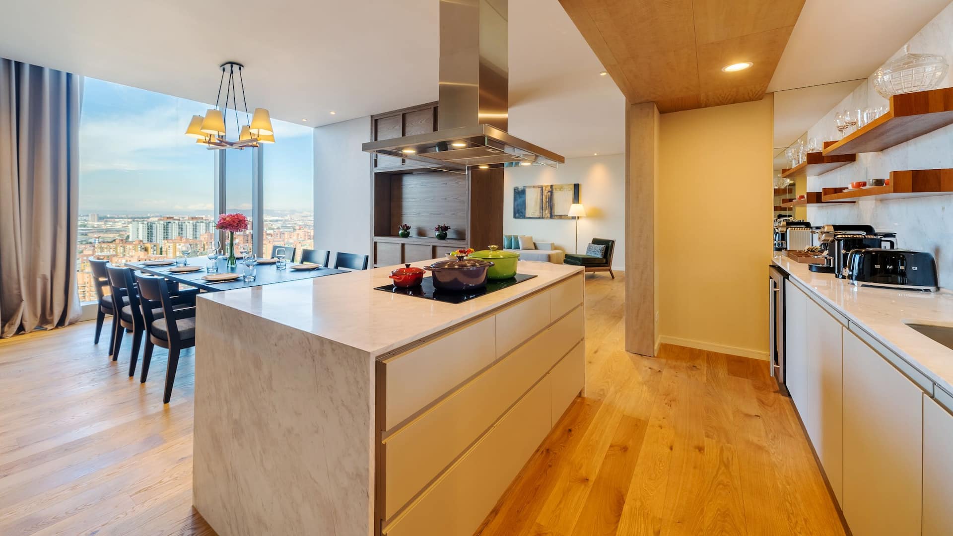Grand Hyatt Bogotá Grand Executive Suite Kitchen and Dining Room