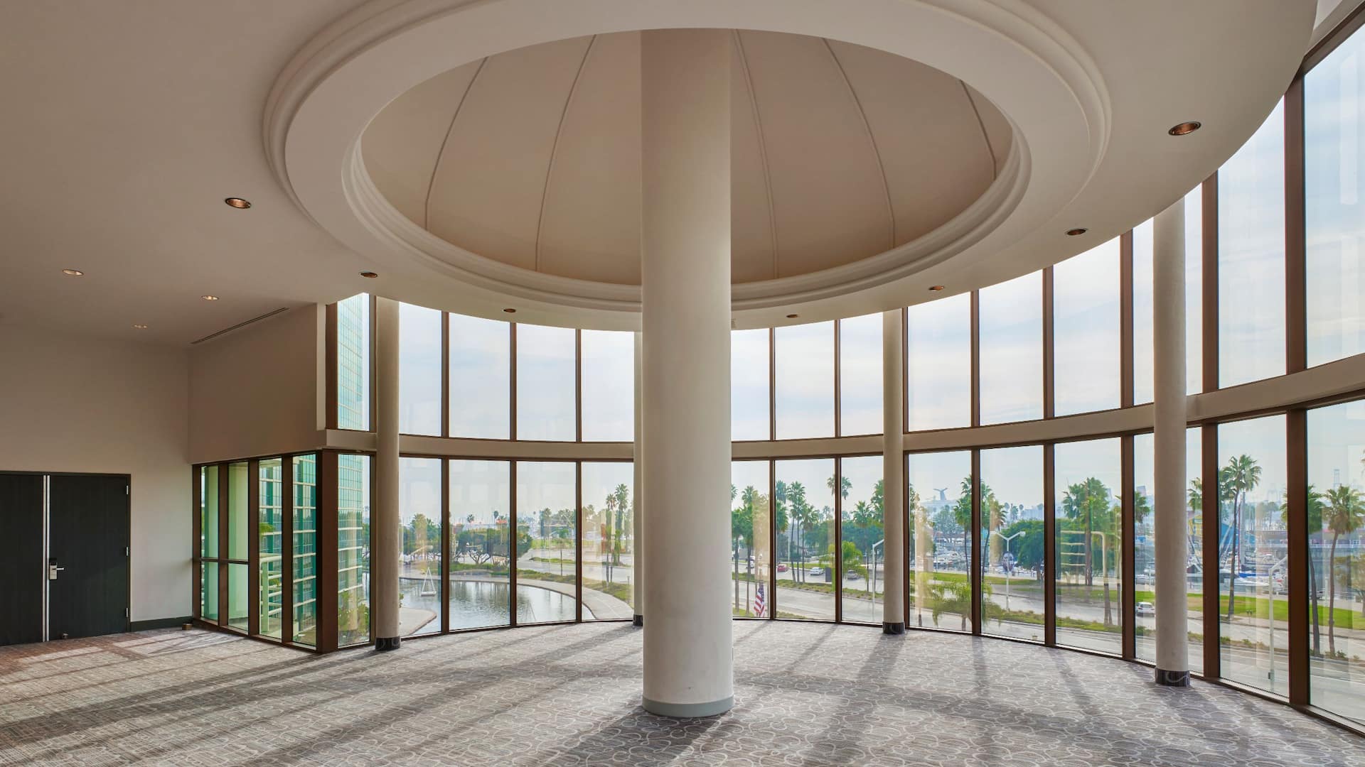Hyatt Regency Long Beach Beacon Rotunda