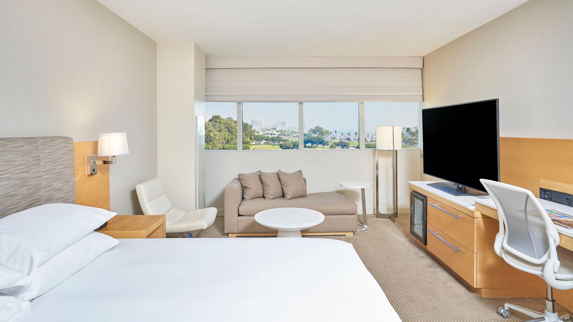 Hyatt Regency Long Beach King Bed Guestroom City View
