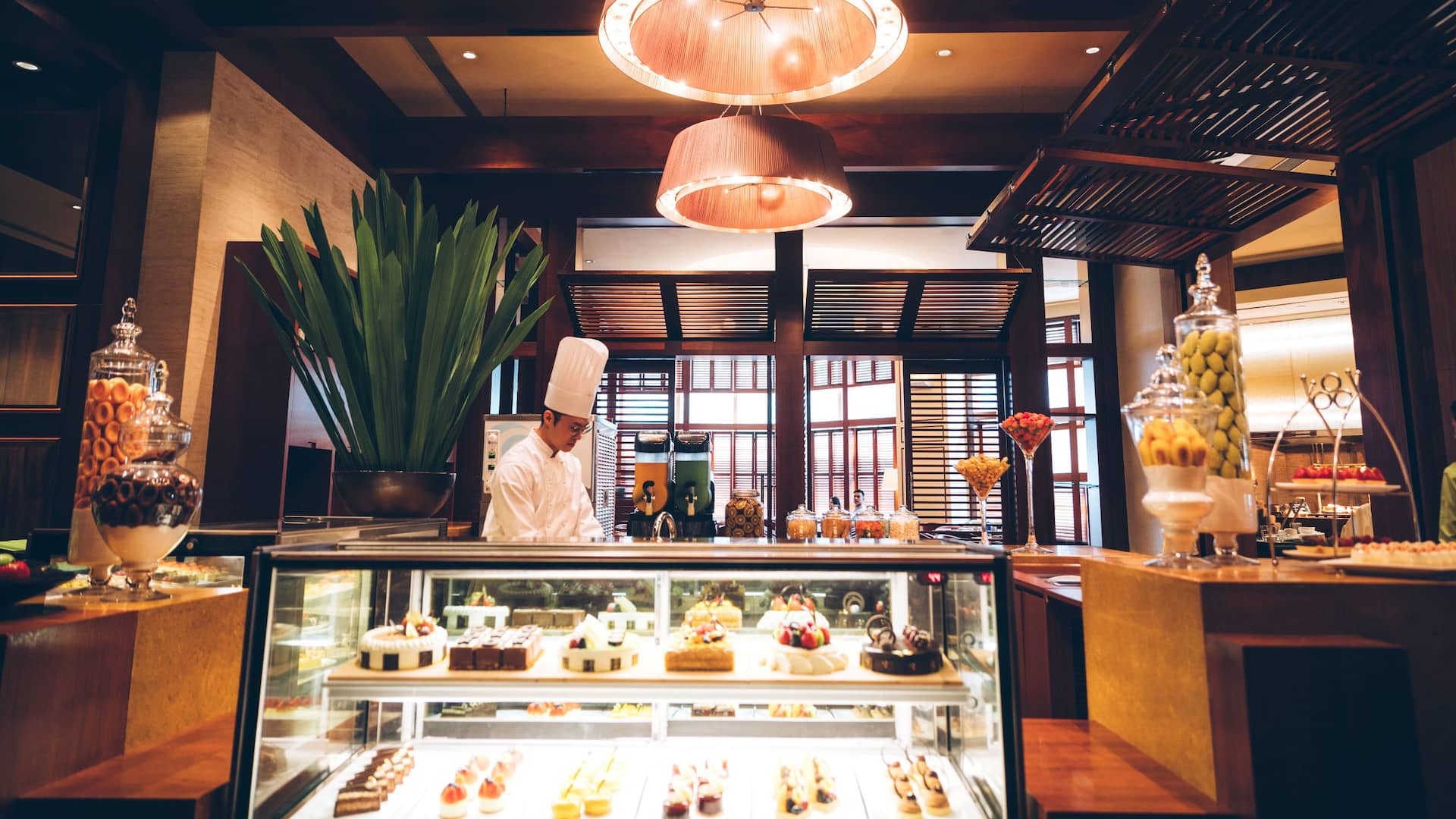 Hyatt Regency Hong Kong, Tsim Sha Tsui Cafe Dessert Counter with Chef