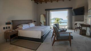 Thompson Zihuatanejo, a Beach Resort Thompson Suite Bedroom