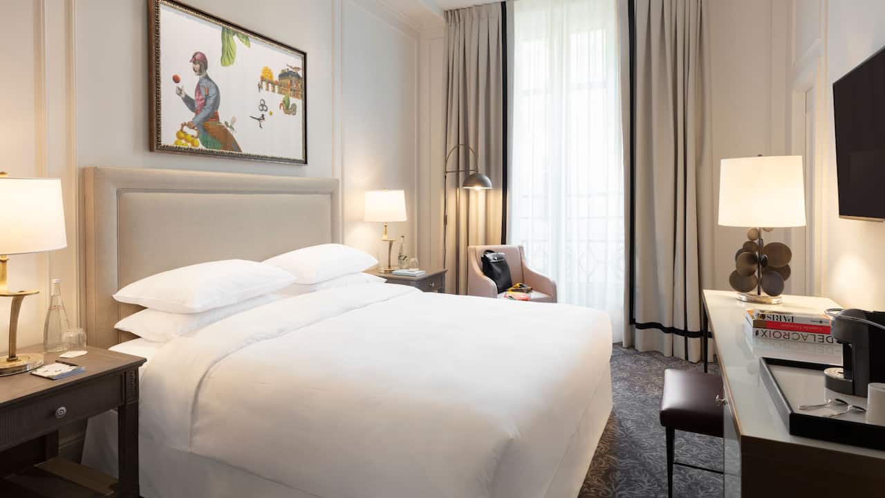 King Bed Deluxe Room - Hotel du Louvre 