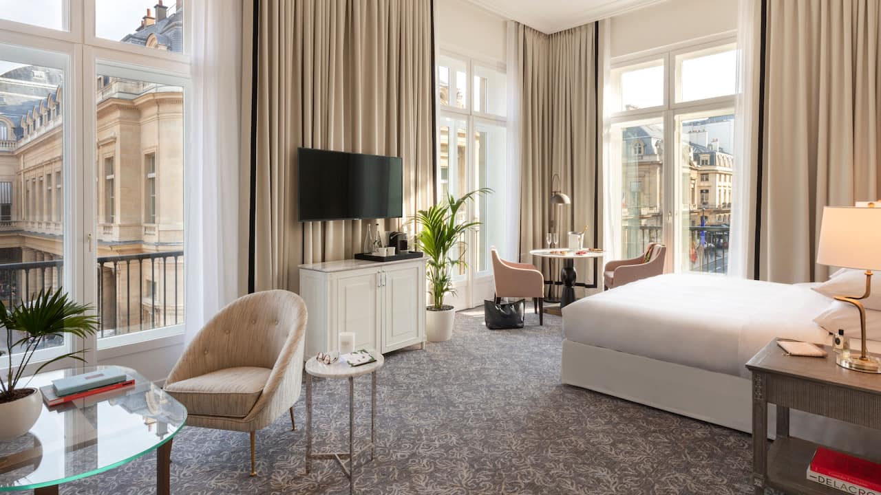 Palais Royal Suite View Bedroom - Hotel du Louvre