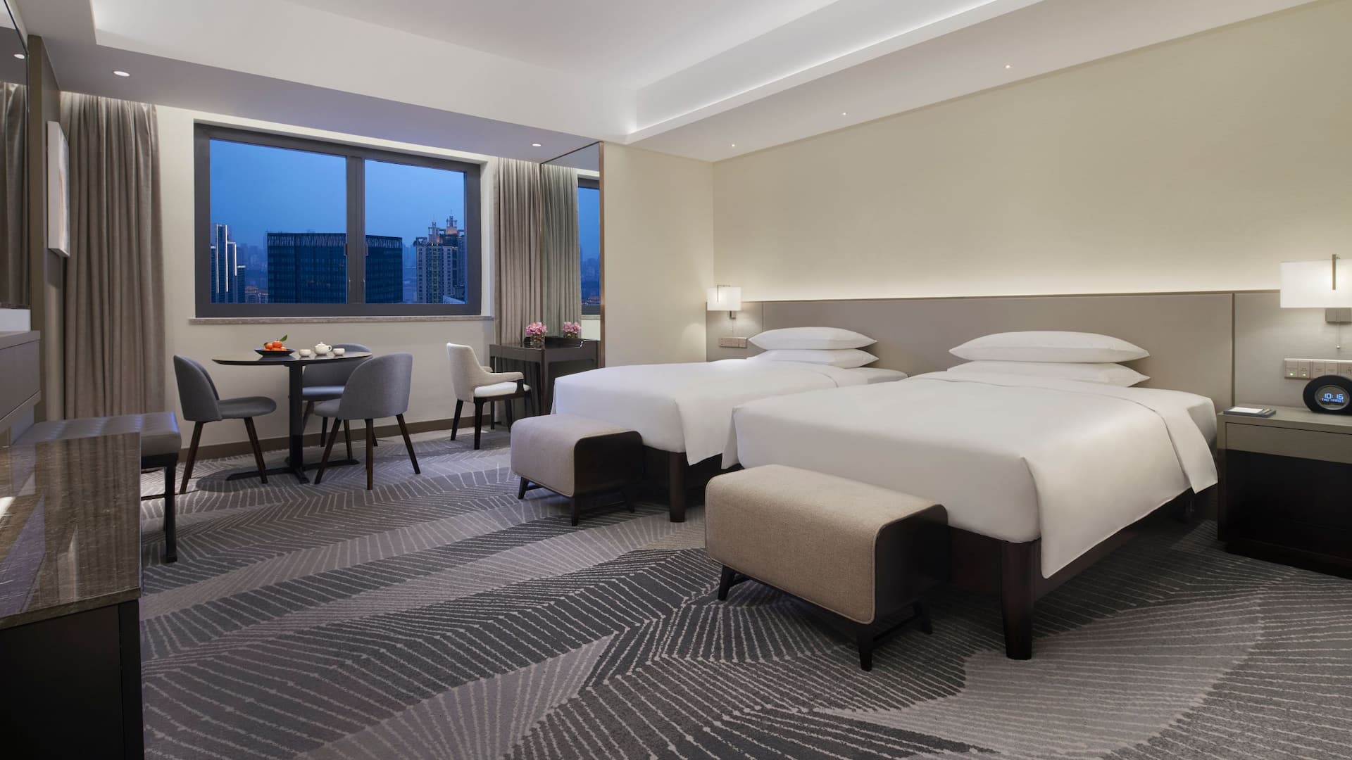Hyatt Regency Metropolitan Chongqing Twin Beds Club Deluxe Room