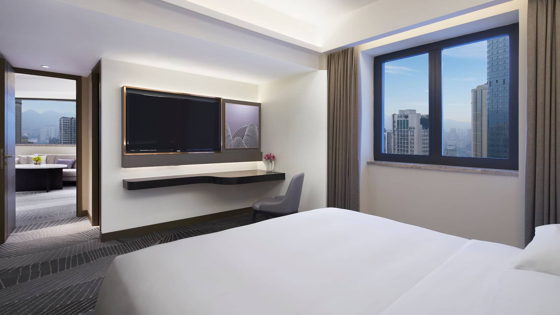 Hyatt Regency Metropolitan Chongqing Regency Suite Bedroom