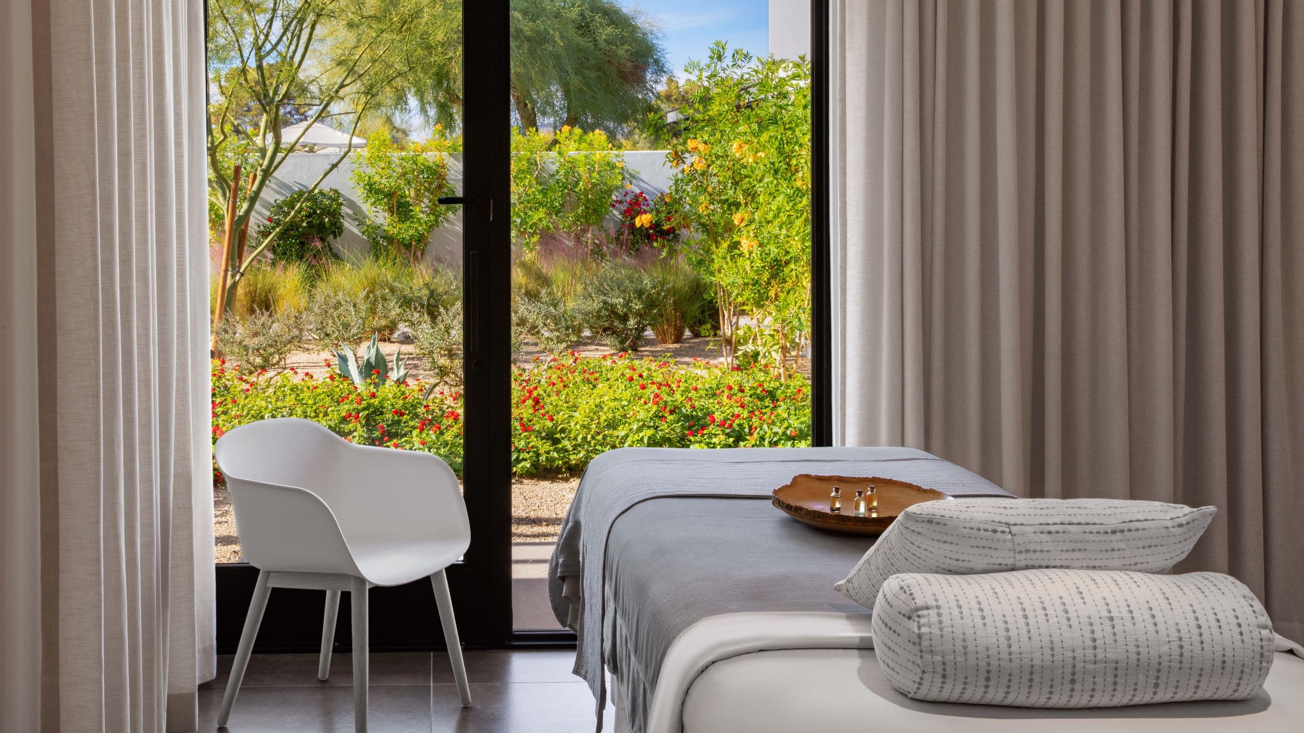 Andaz Scottsdale Resort & Bungalows Massage Bed