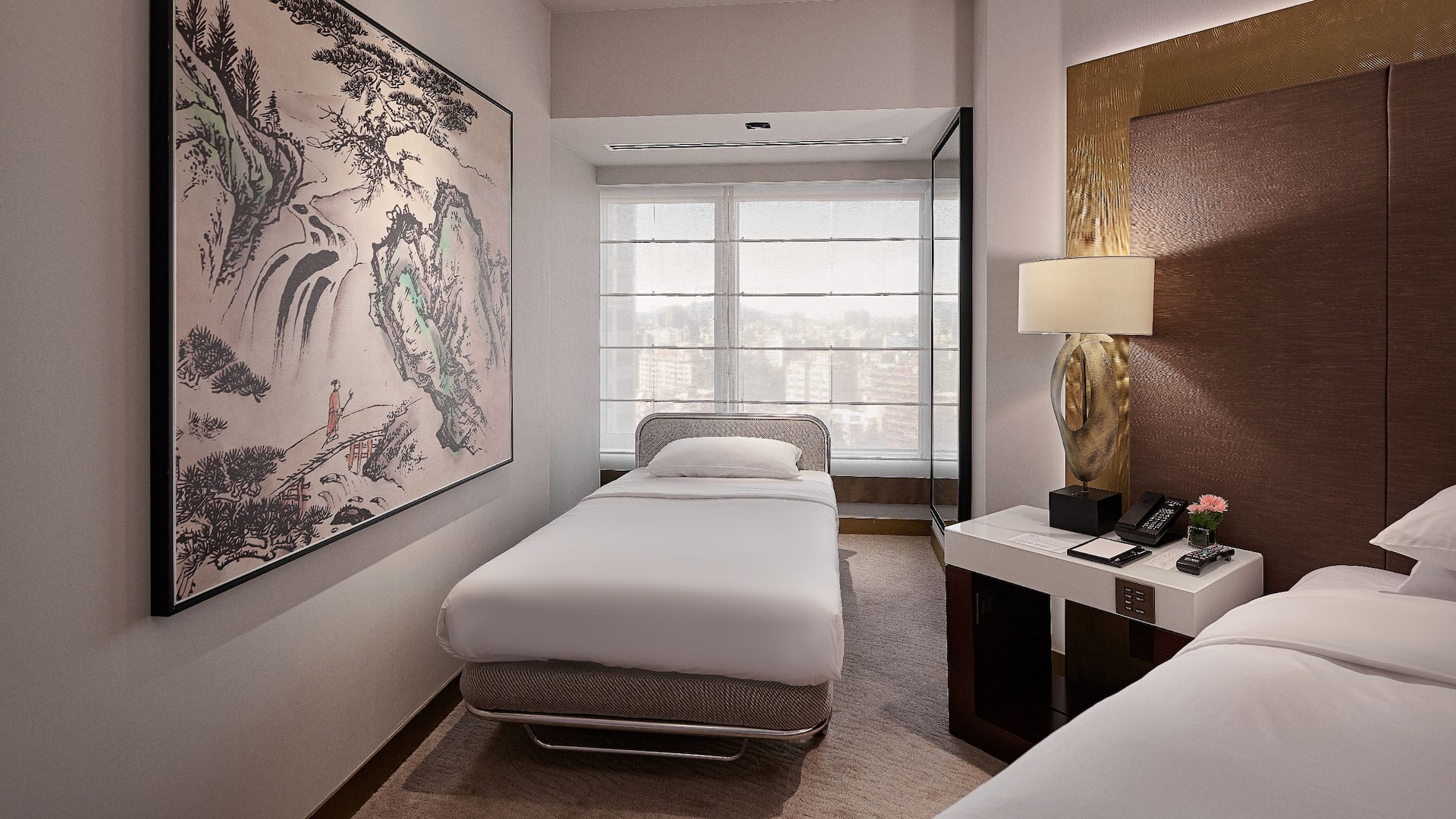 Grand Hyatt Taipei Guestroom With Extra Bed