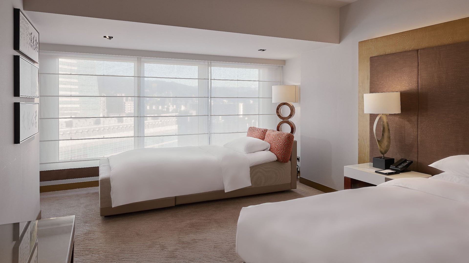 Grand Hyatt Taipei Guestroom With Extra Bed