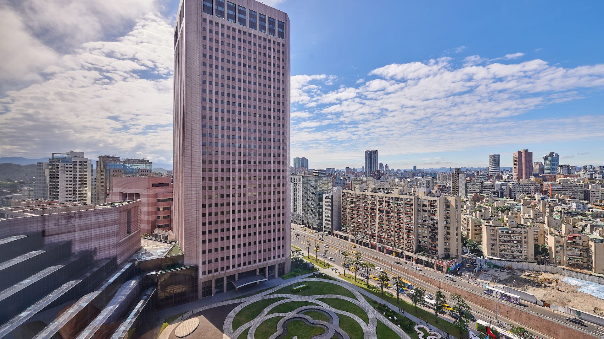 5/5 Grand Hyatt Taipei Cityscape