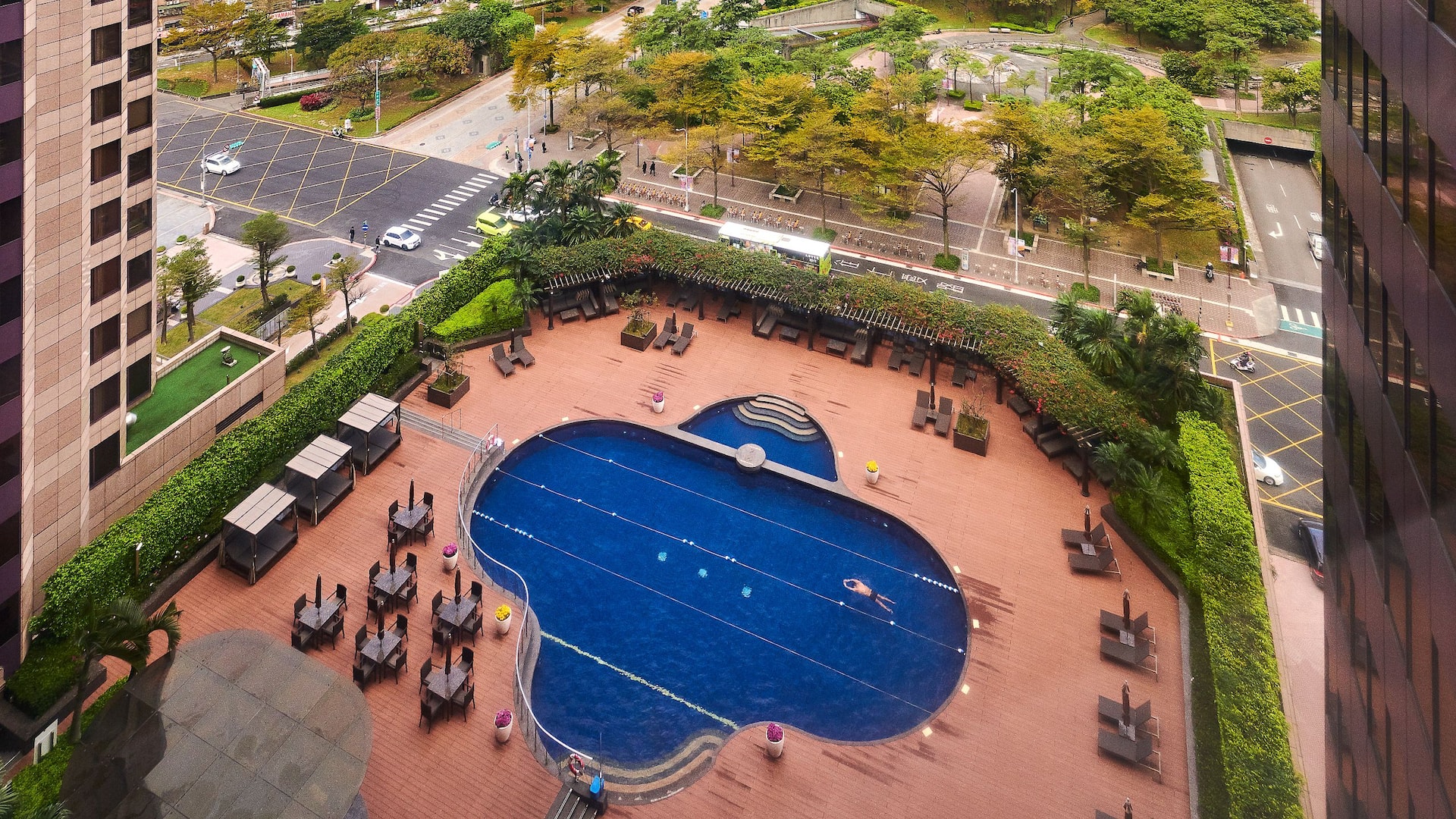 Grand Hyatt Taipei Pool