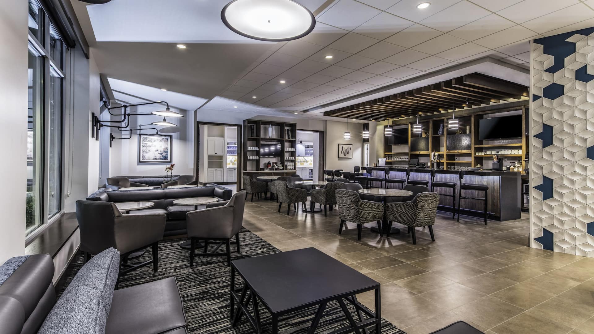Hyatt Place Delano Bar View