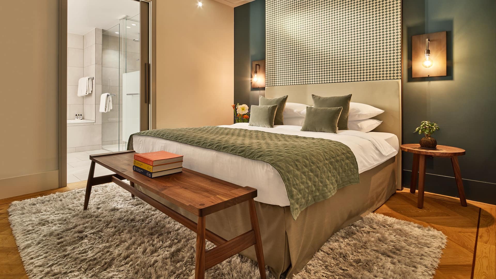 Hyatt Regency Amsterdam Executive Suite Bedroom