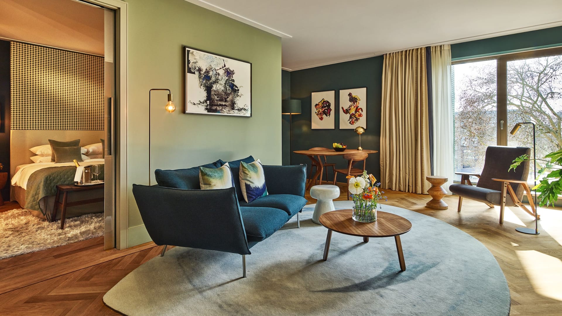 9 von 11 Hyatt Regency Amsterdam Executive Suite Living Room